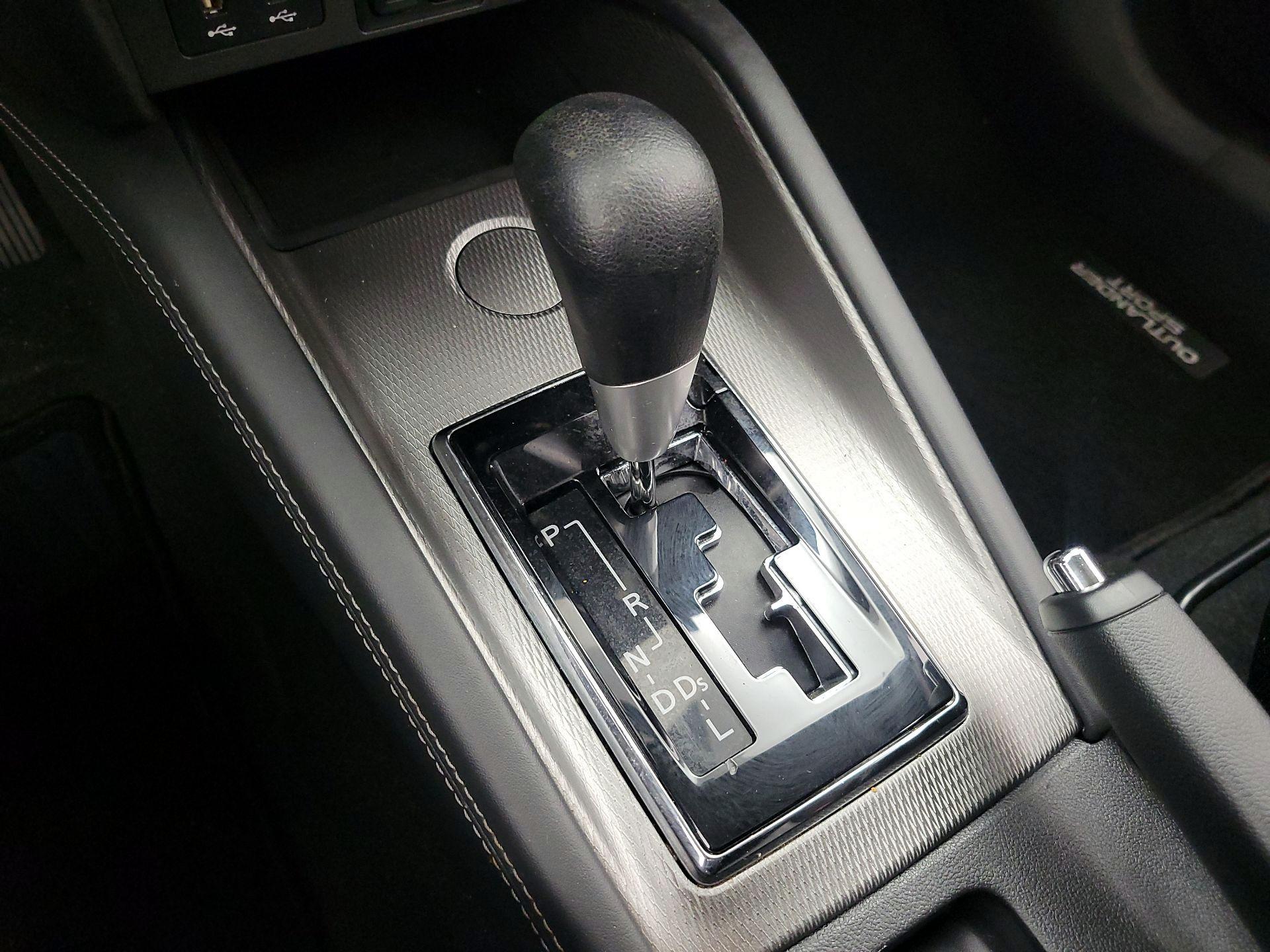 Thumbnail: 2020 Mitsubishi Outlander Sport - 17