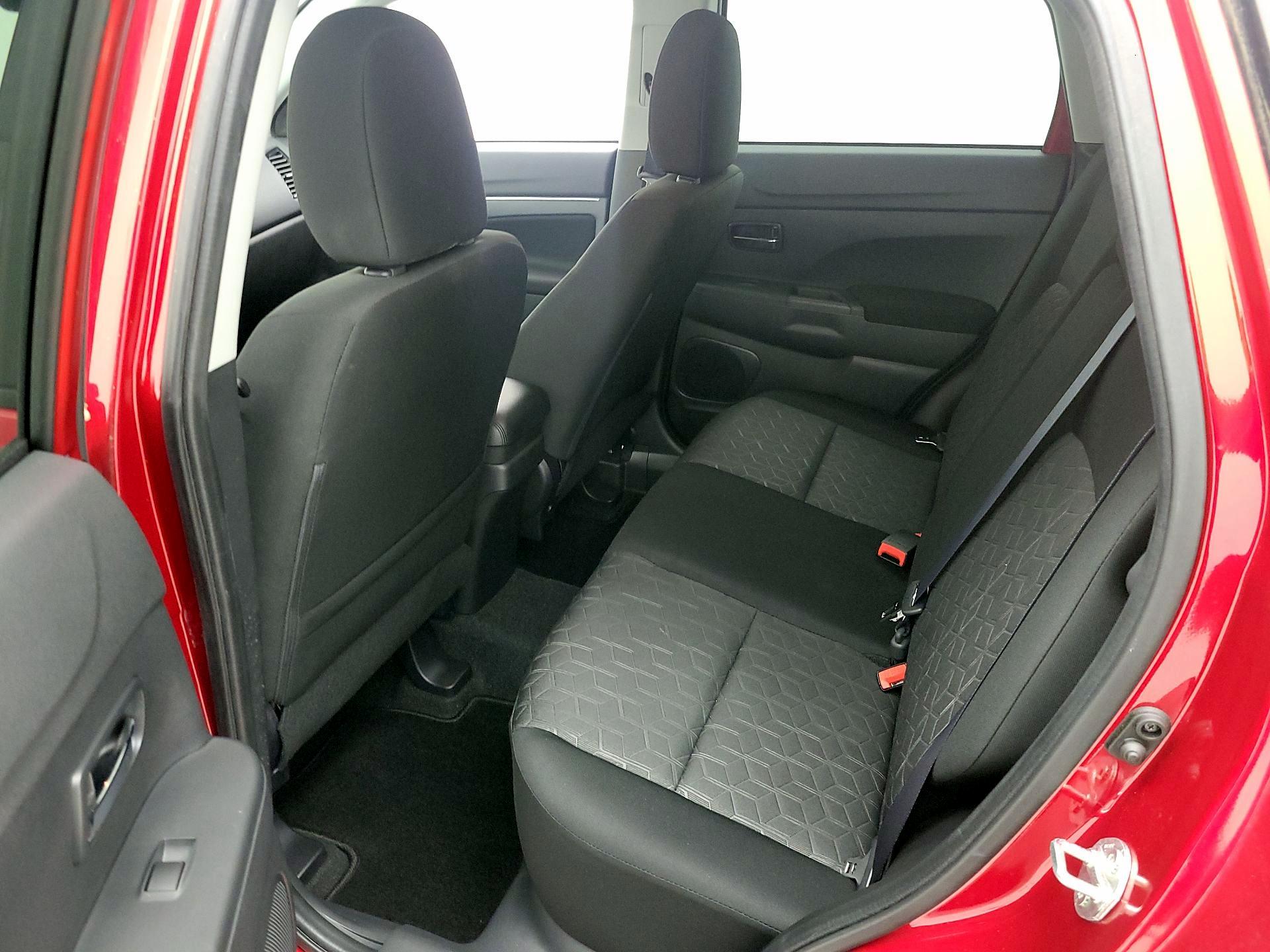 Thumbnail: 2020 Mitsubishi Outlander Sport - 19