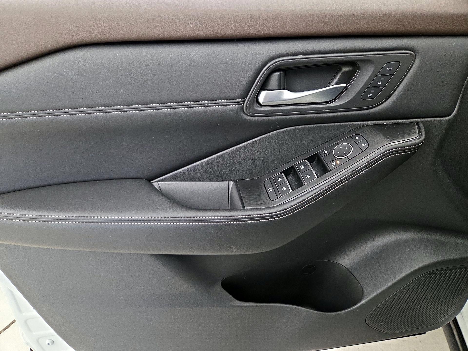 Thumbnail: 2022 Nissan Rogue - 12