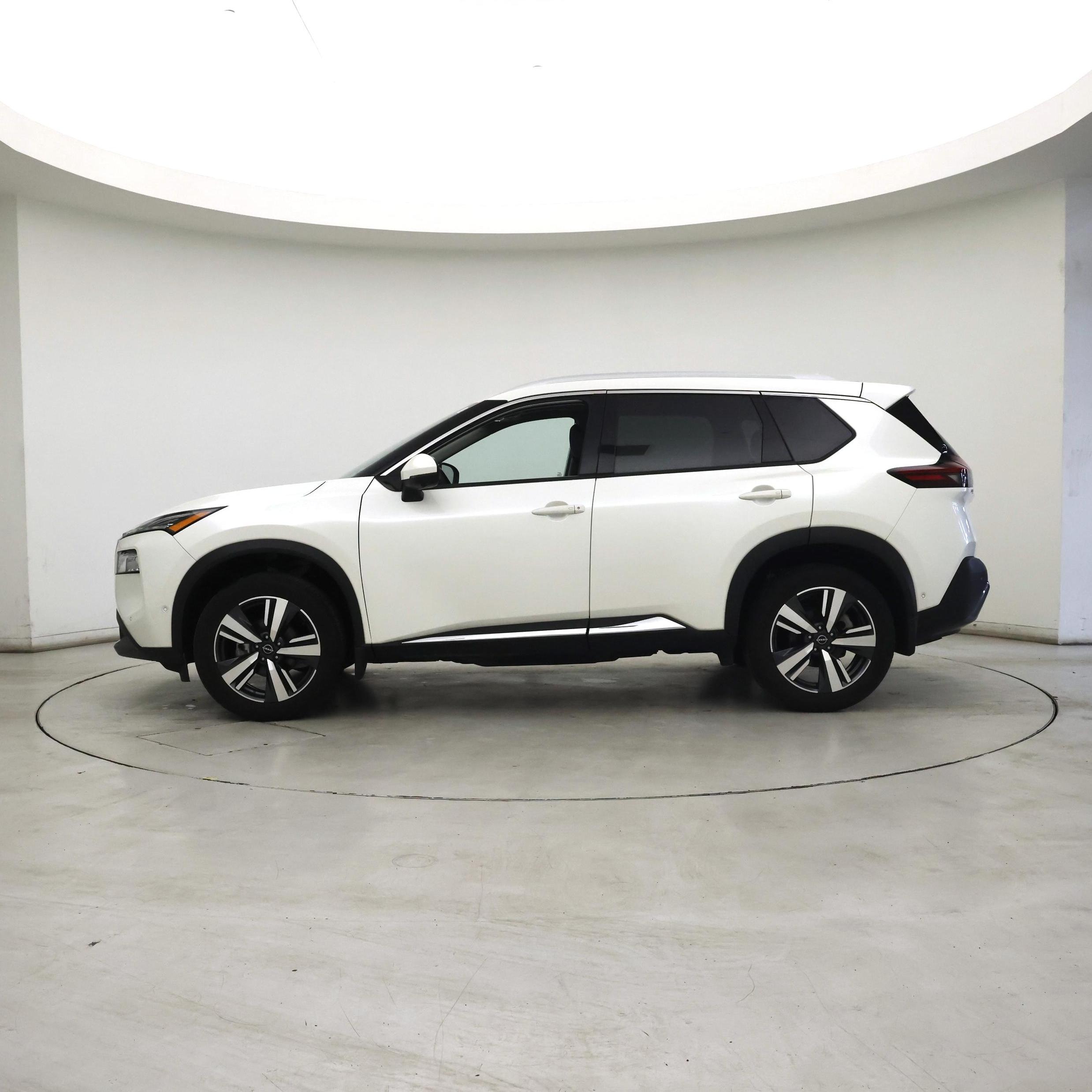 Thumbnail: 2022 Nissan Rogue - 3