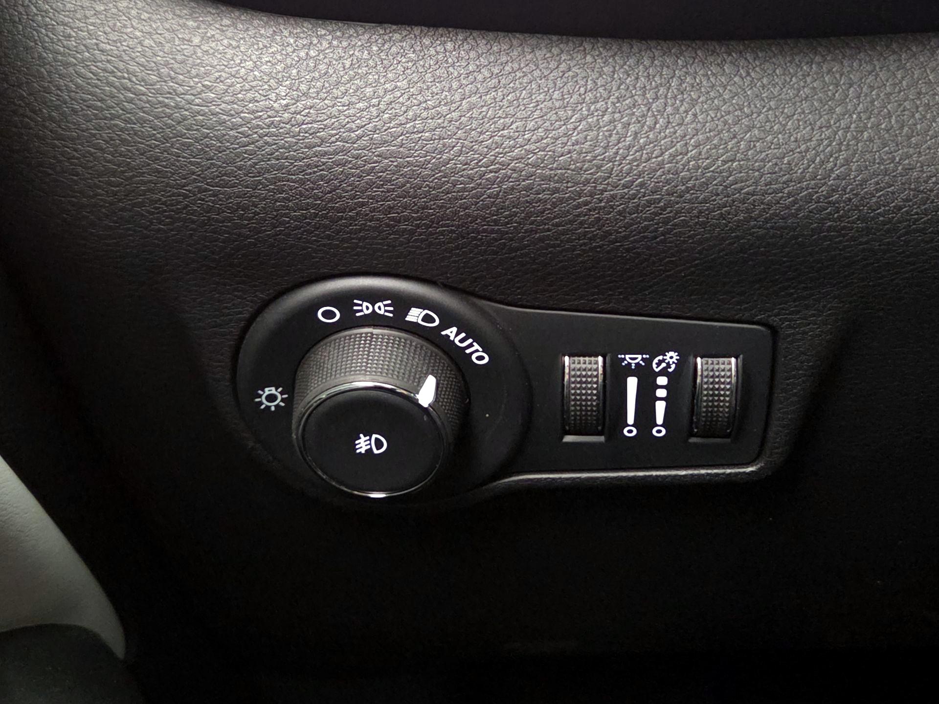 Thumbnail: 2022 Jeep Compass - 13