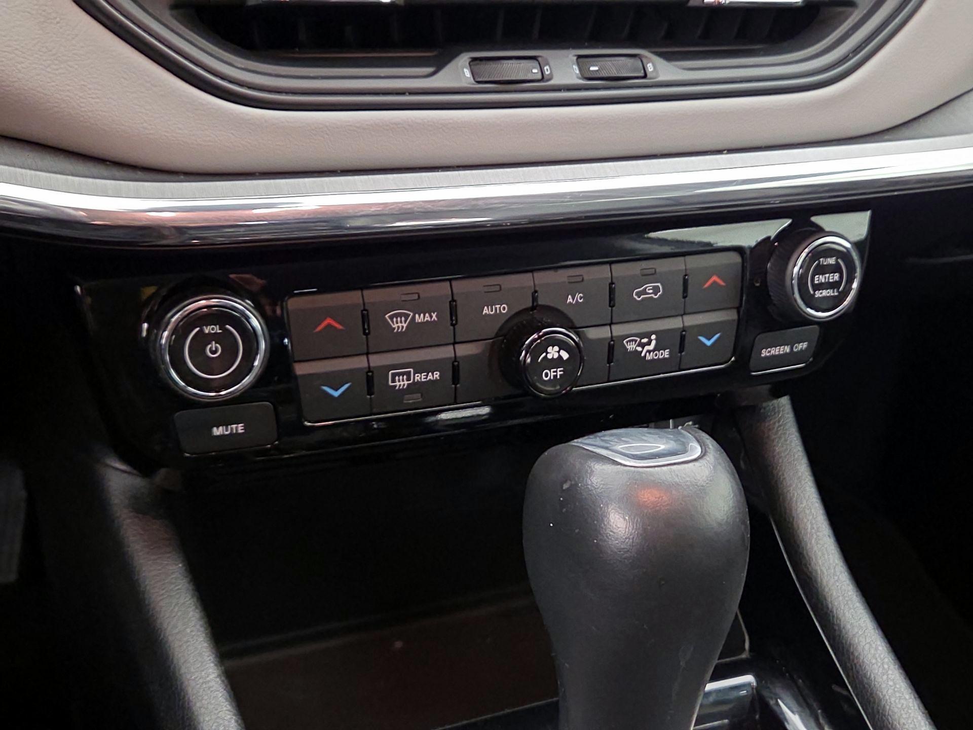 Thumbnail: 2022 Jeep Compass - 17