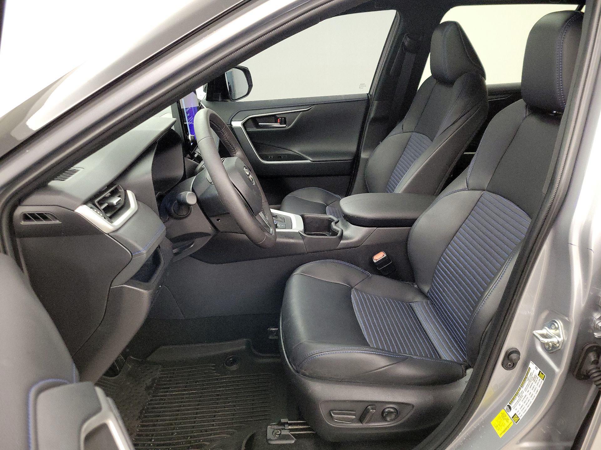 Thumbnail: 2025 Toyota RAV4 - 11