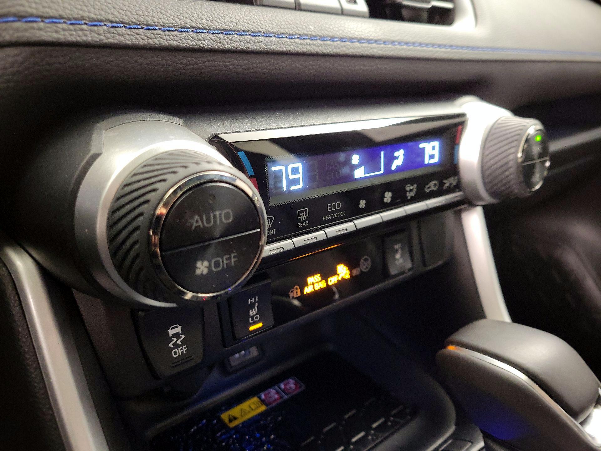 Thumbnail: 2025 Toyota RAV4 - 16