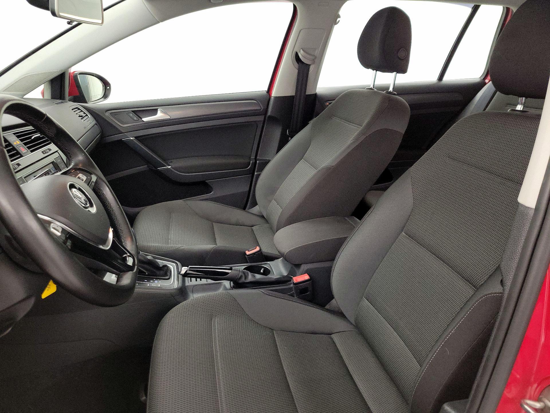 Thumbnail: 2018 Volkswagen Golf - 11