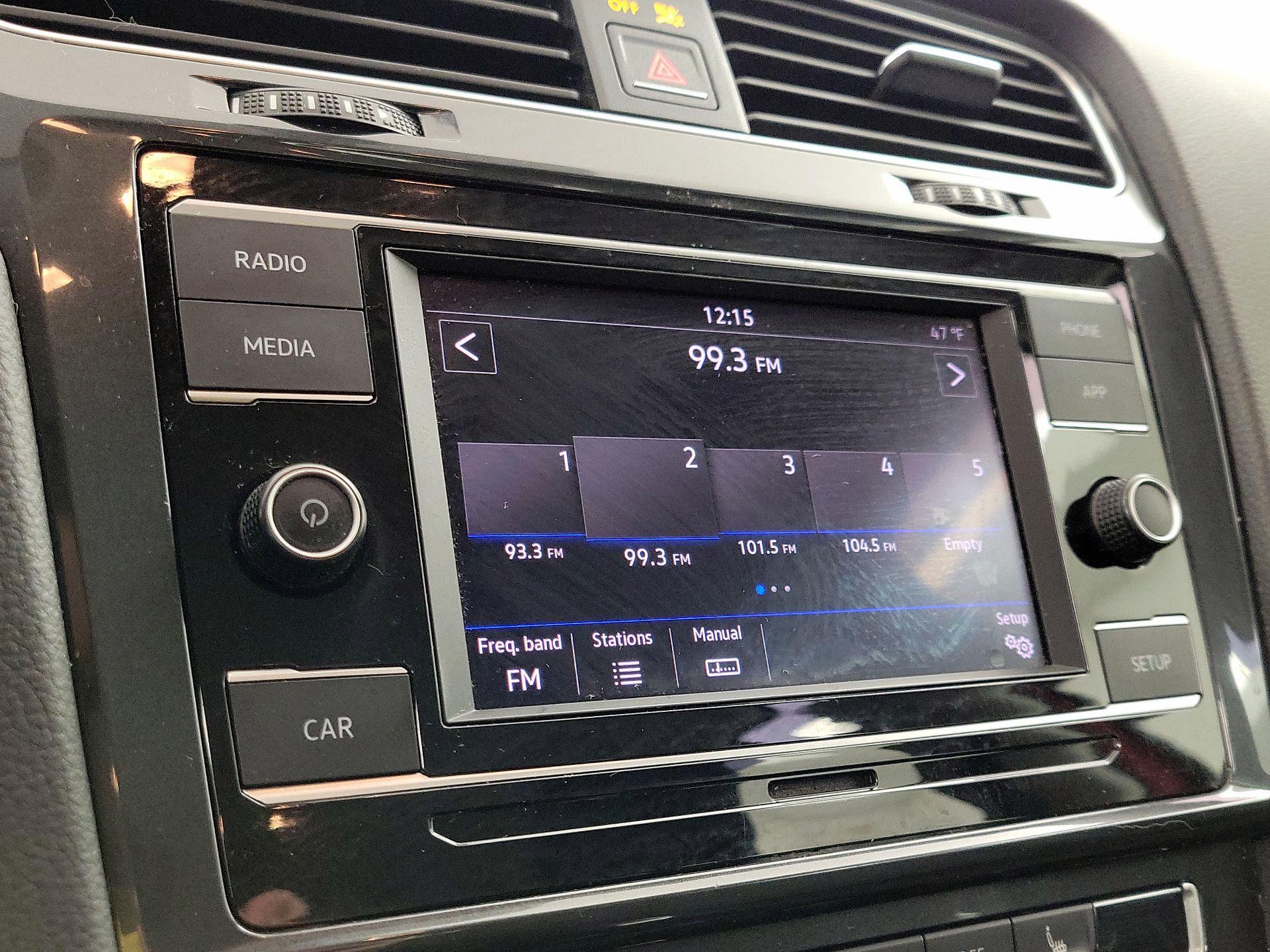 Thumbnail: 2018 Volkswagen Golf - 15