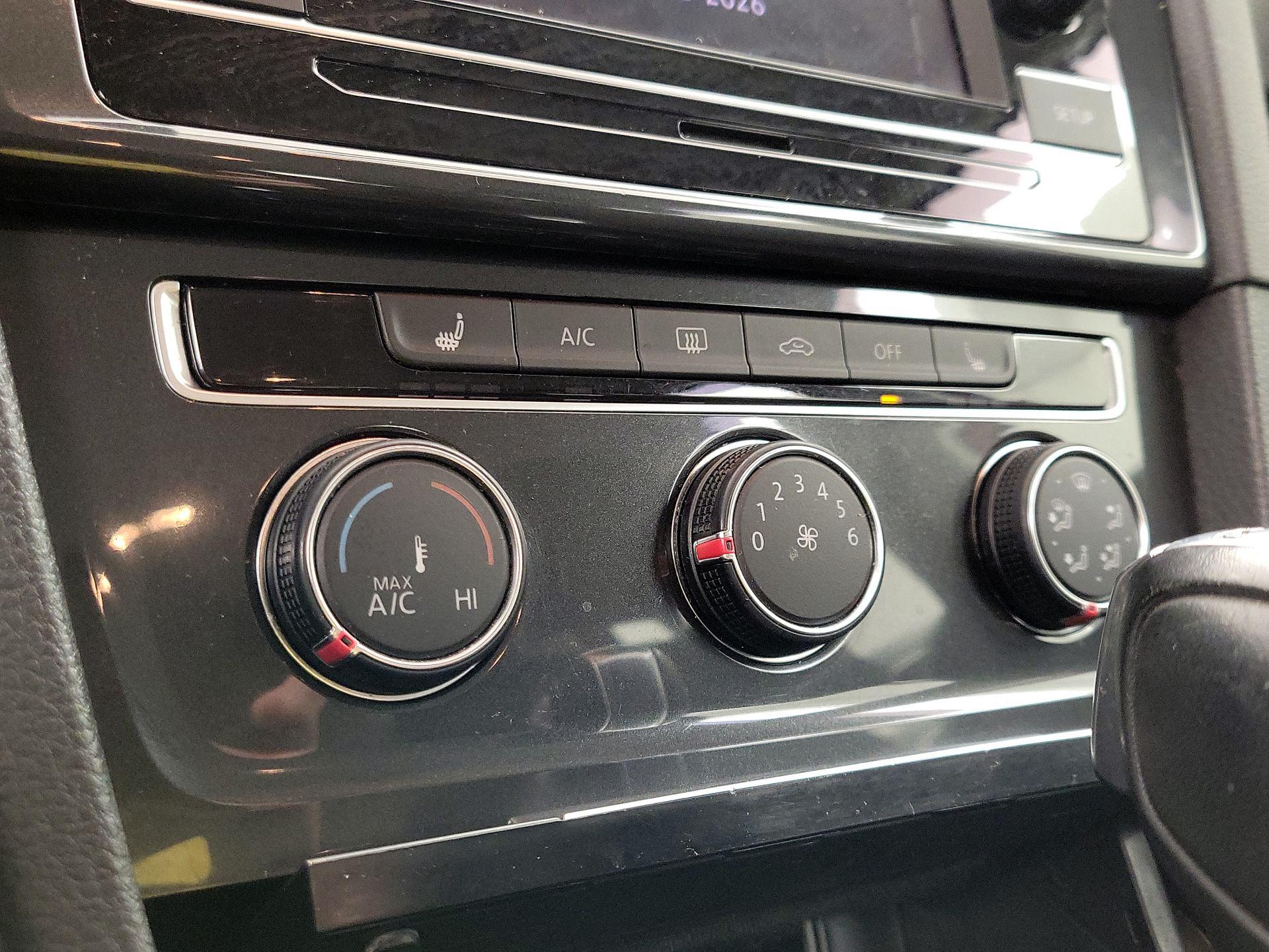 Thumbnail: 2018 Volkswagen Golf - 16