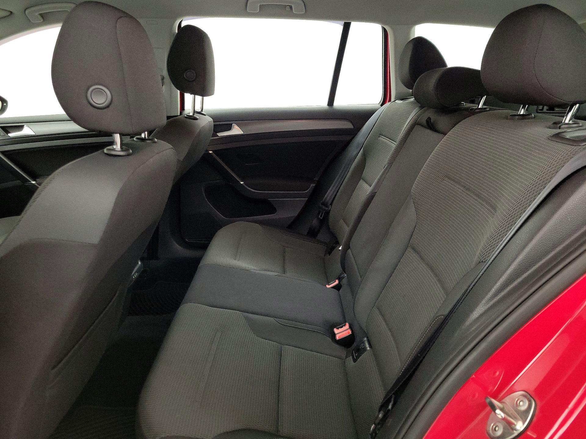 Thumbnail: 2018 Volkswagen Golf - 19