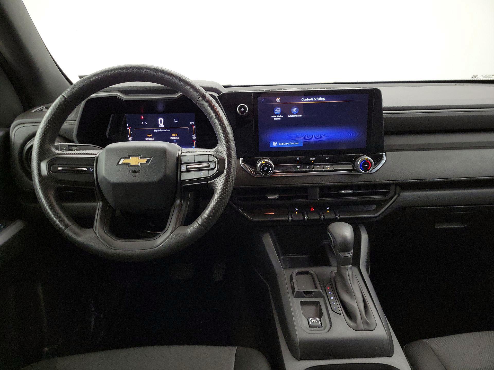 Thumbnail: 2023 Chevrolet Colorado - 9