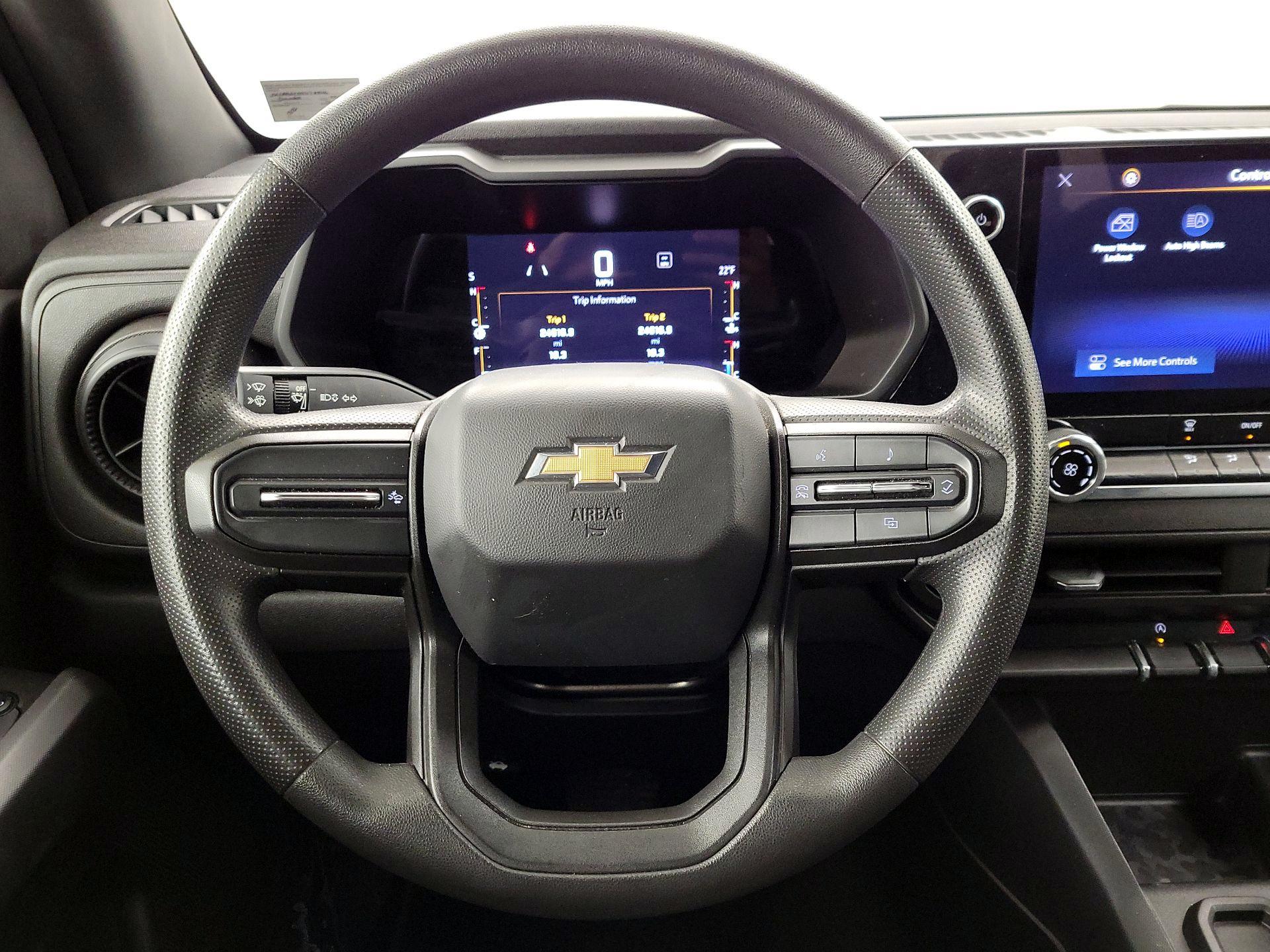 Thumbnail: 2023 Chevrolet Colorado - 10