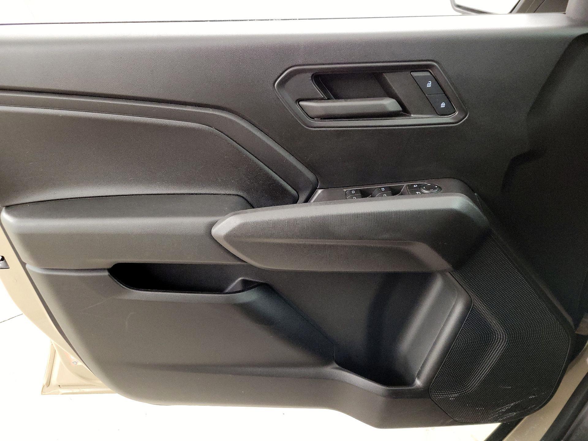 Thumbnail: 2023 Chevrolet Colorado - 12