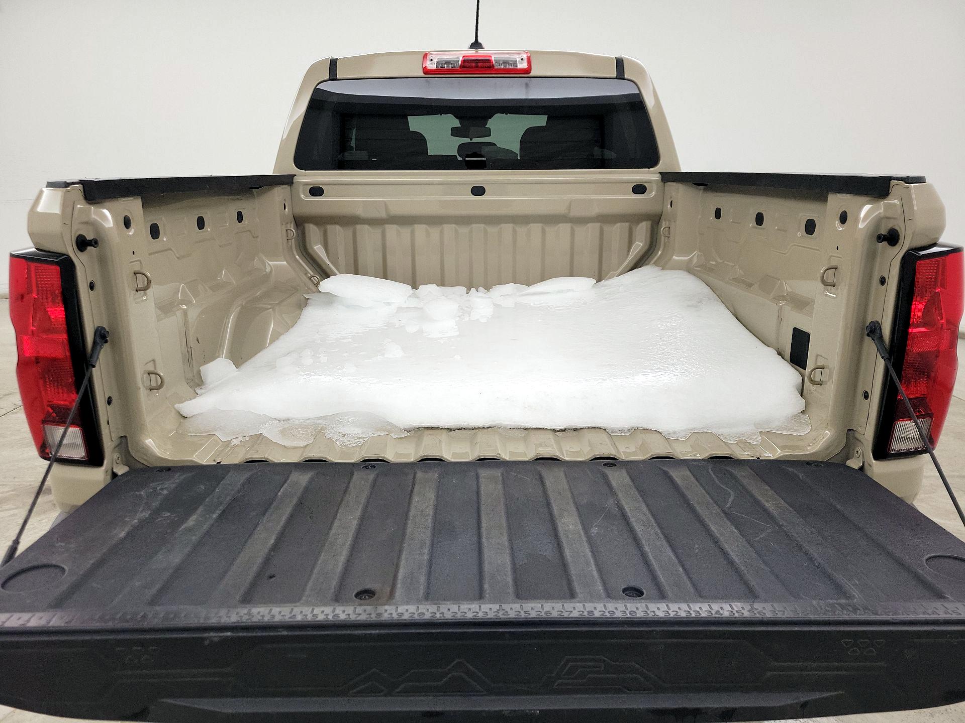 Thumbnail: 2023 Chevrolet Colorado - 20