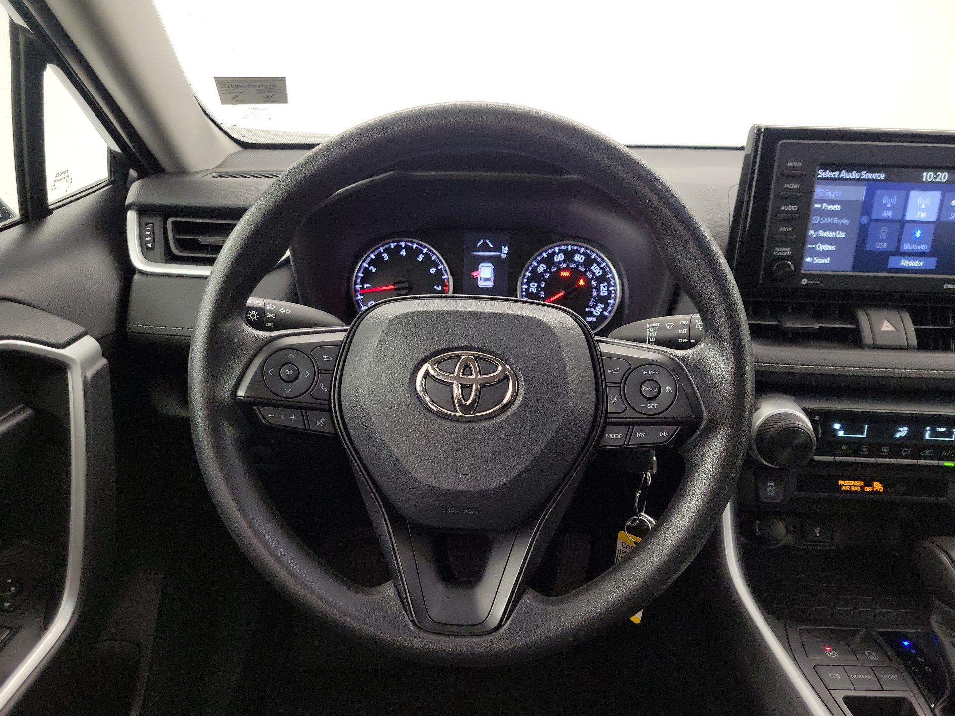 Thumbnail: 2022 Toyota RAV4 - 10