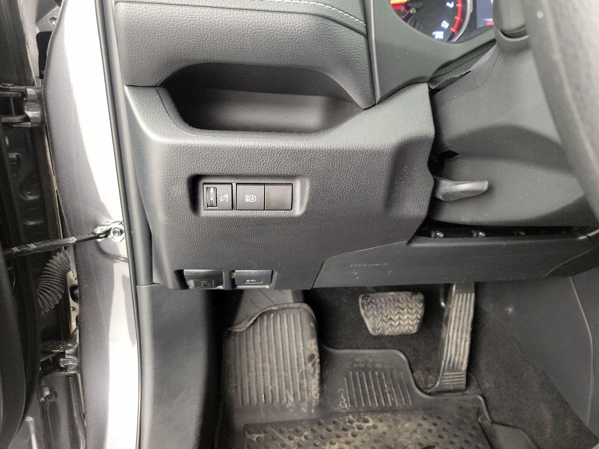 Thumbnail: 2022 Toyota RAV4 - 13