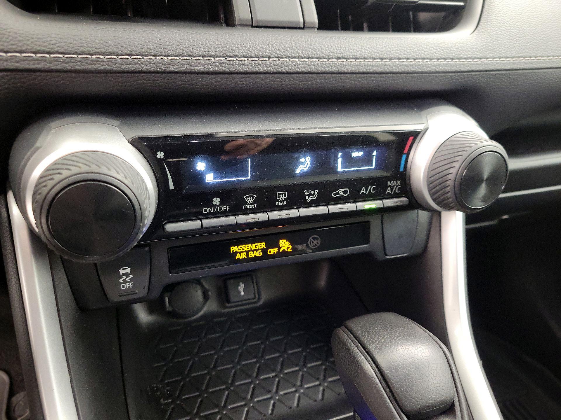 Thumbnail: 2022 Toyota RAV4 - 16