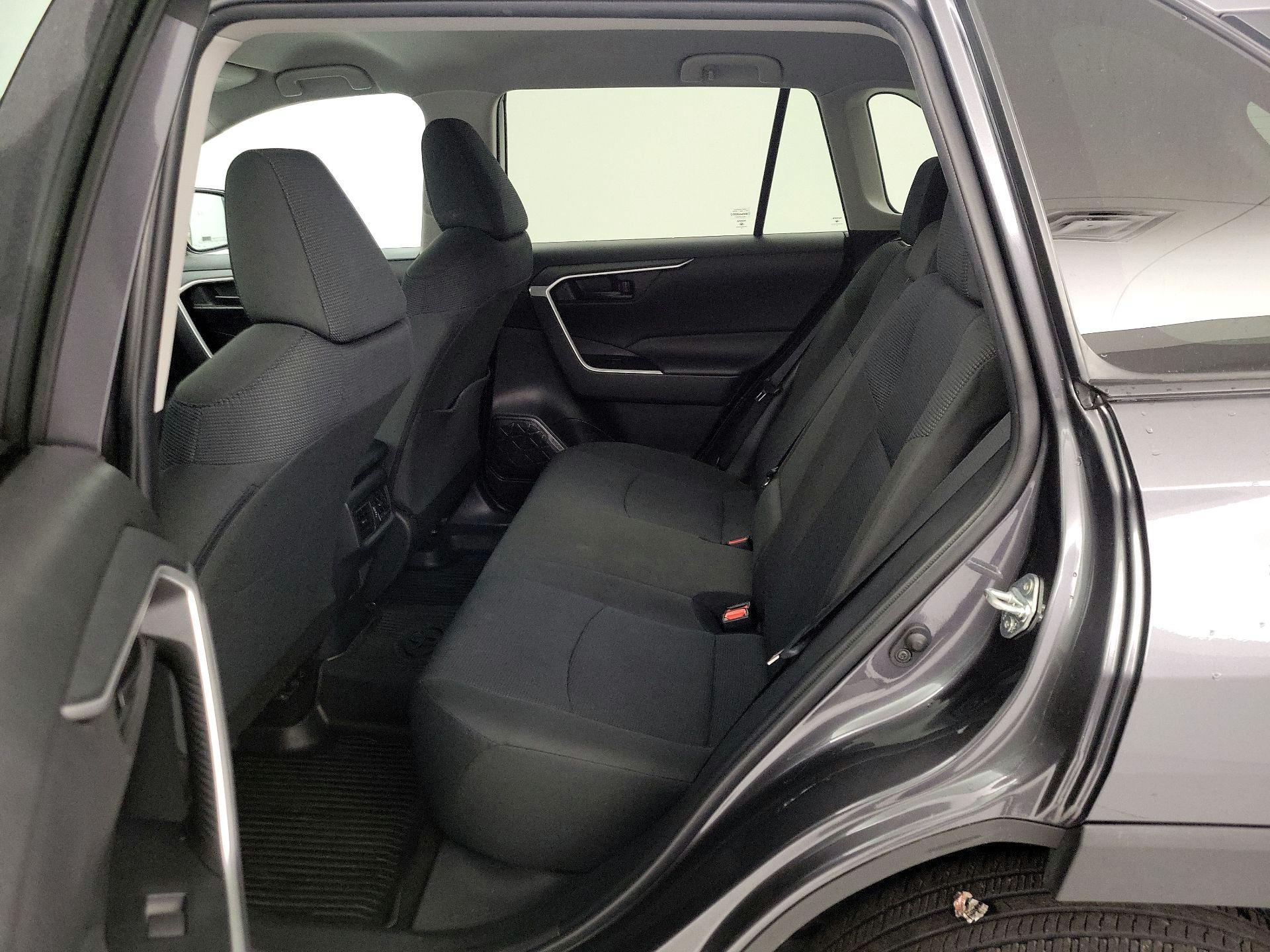 Thumbnail: 2022 Toyota RAV4 - 19