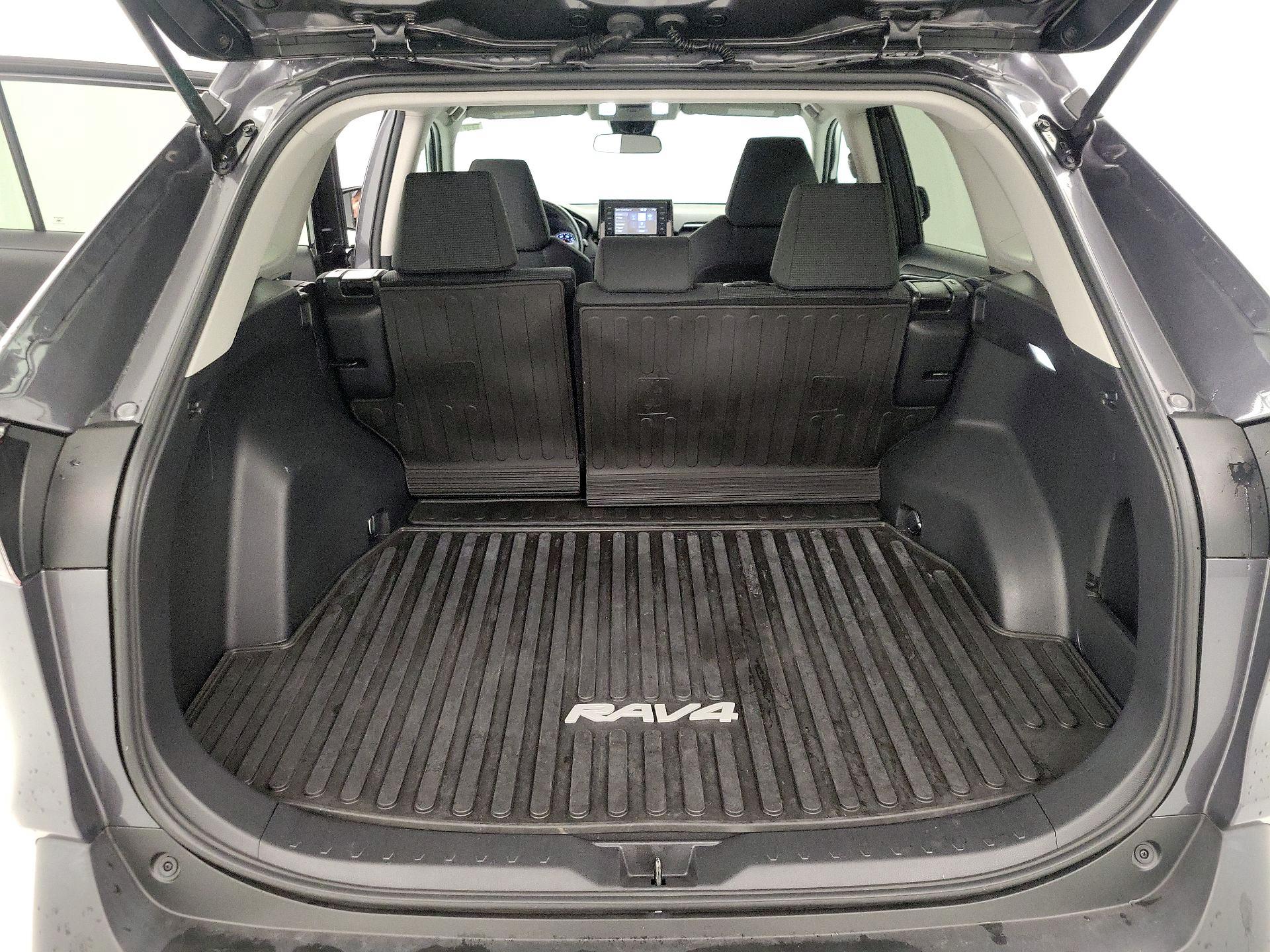 Thumbnail: 2022 Toyota RAV4 - 20