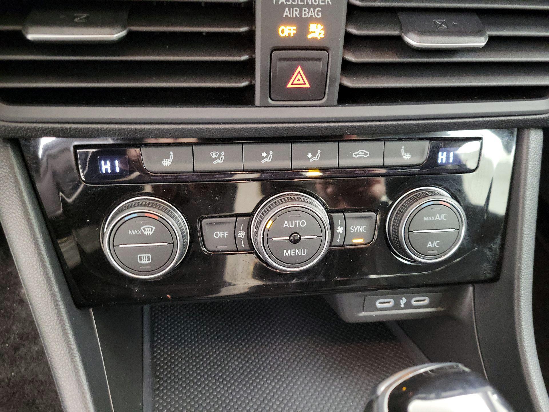 Thumbnail: 2024 Volkswagen Jetta - 16