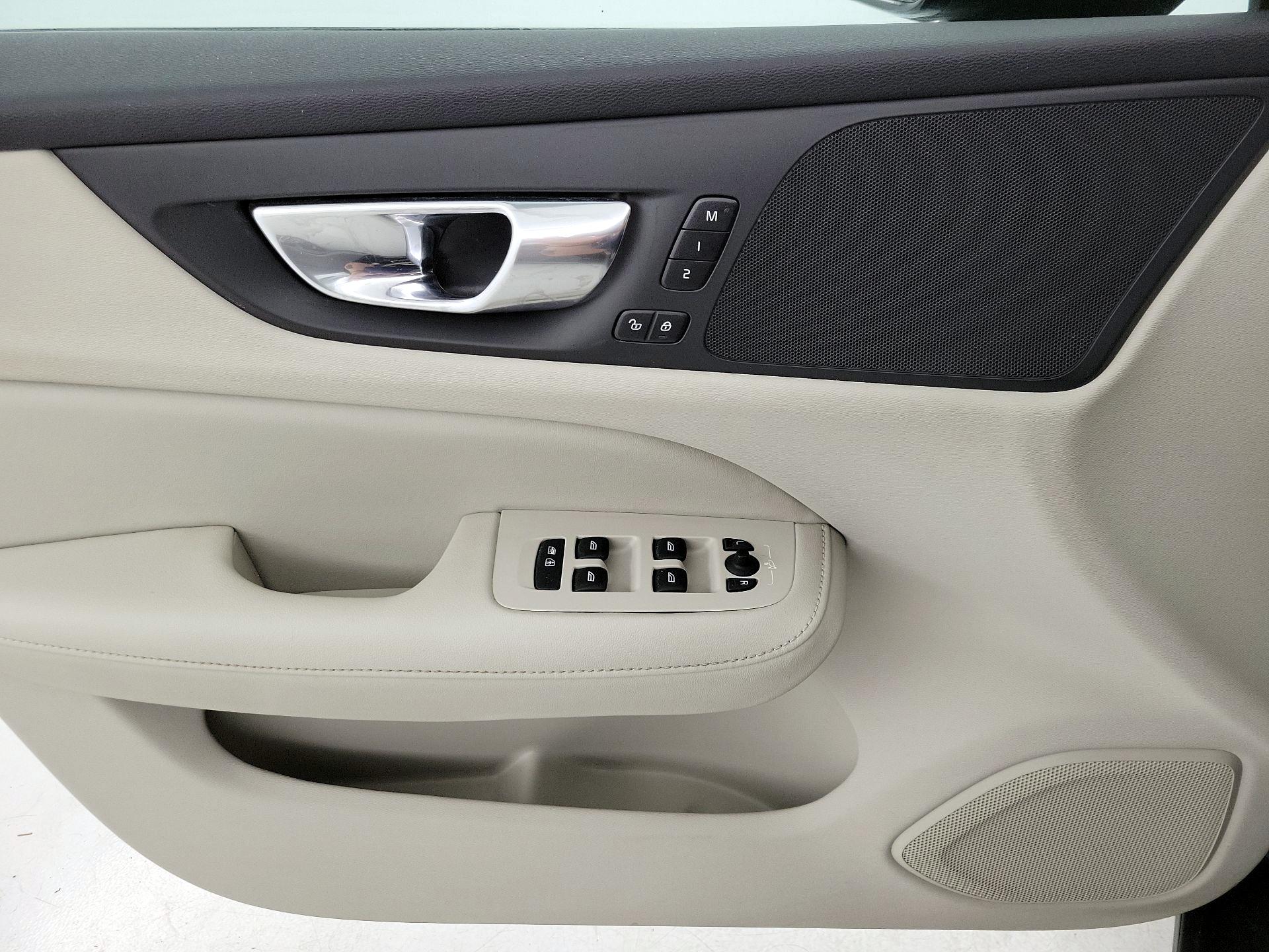 Thumbnail: 2023 Volvo S60 - 12