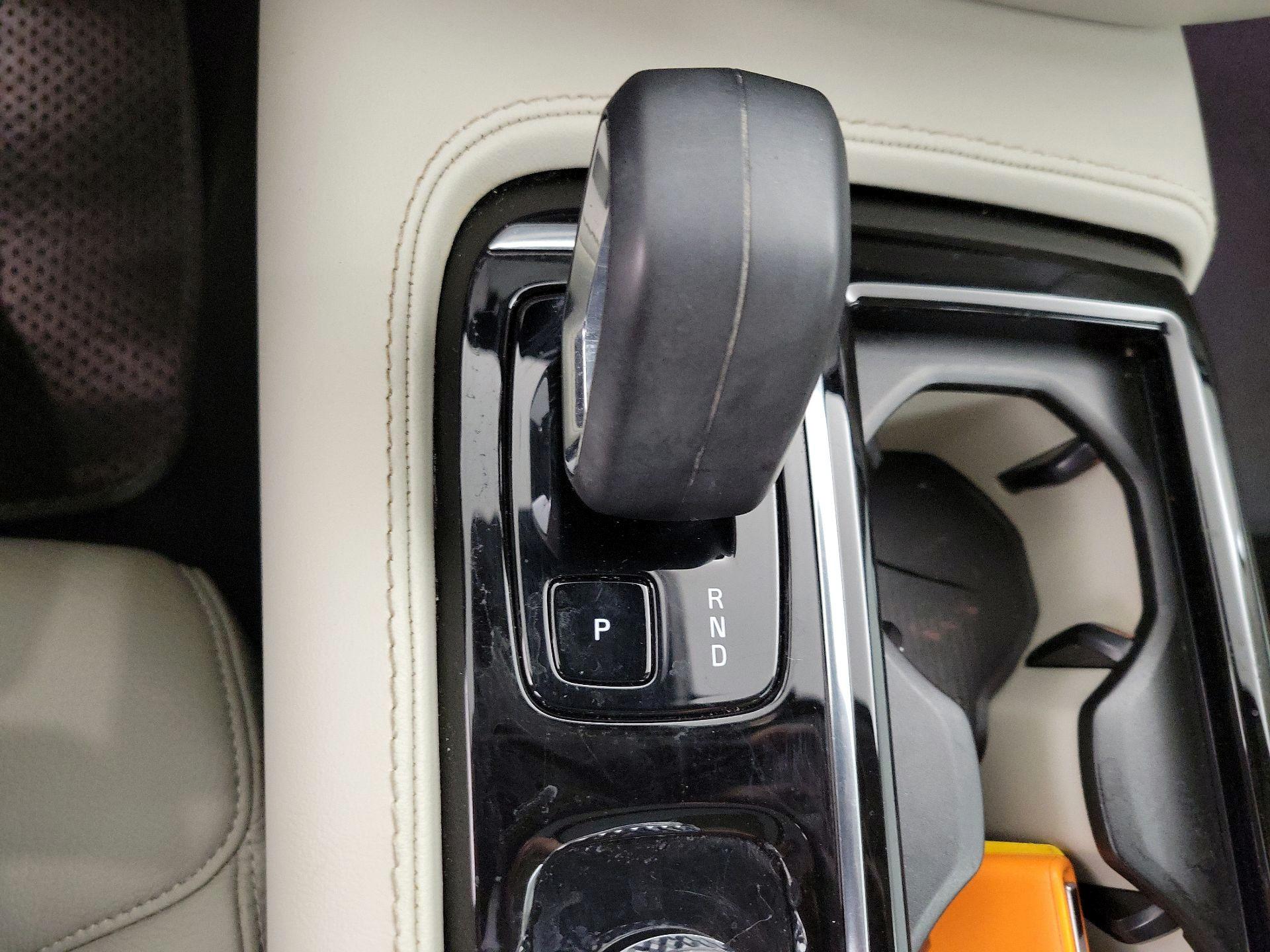 Thumbnail: 2023 Volvo S60 - 18