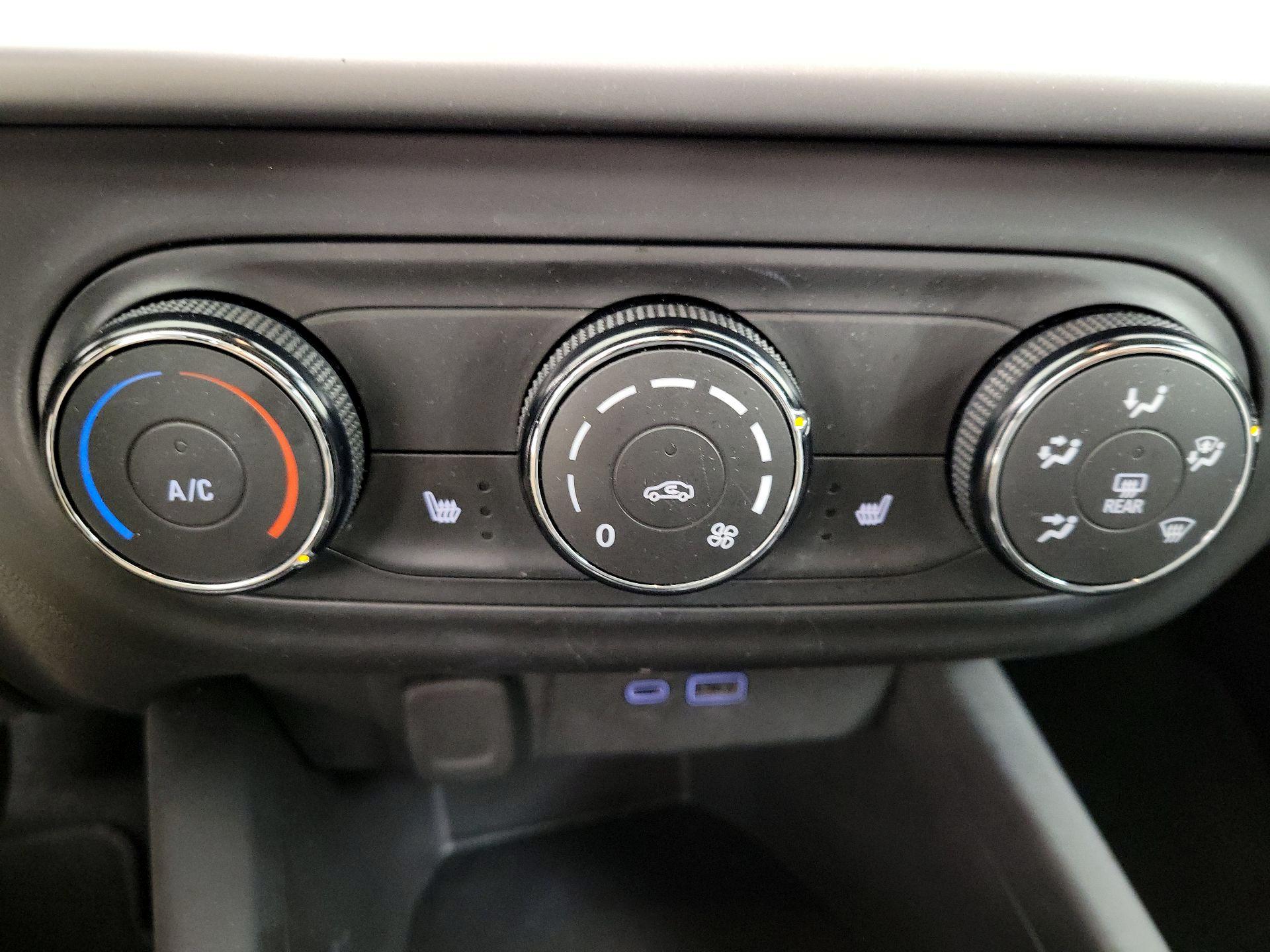 Thumbnail: 2024 Chevrolet Trax - 16