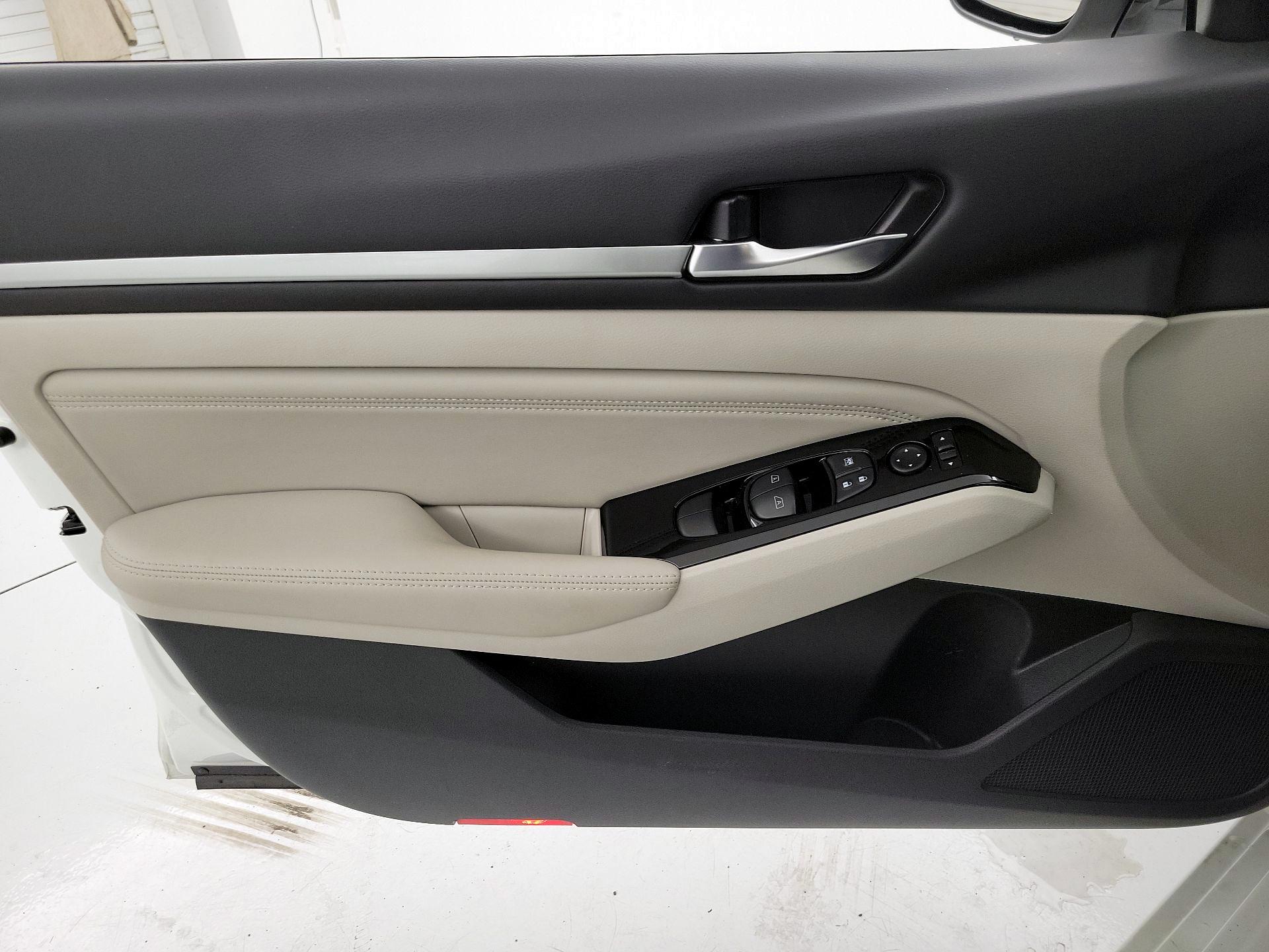 Thumbnail: 2021 Nissan Altima - 12