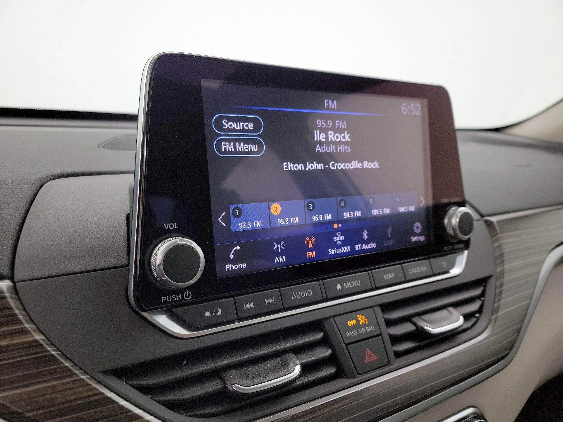 Thumbnail: 2021 Nissan Altima - 15