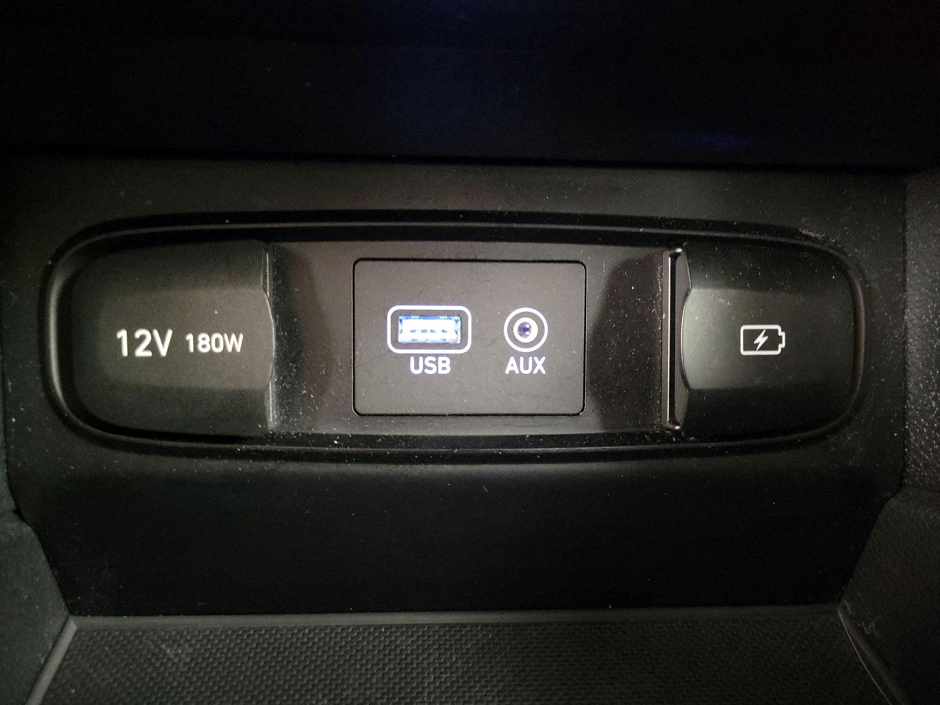 Thumbnail: 2019 Hyundai Santa Fe - 18