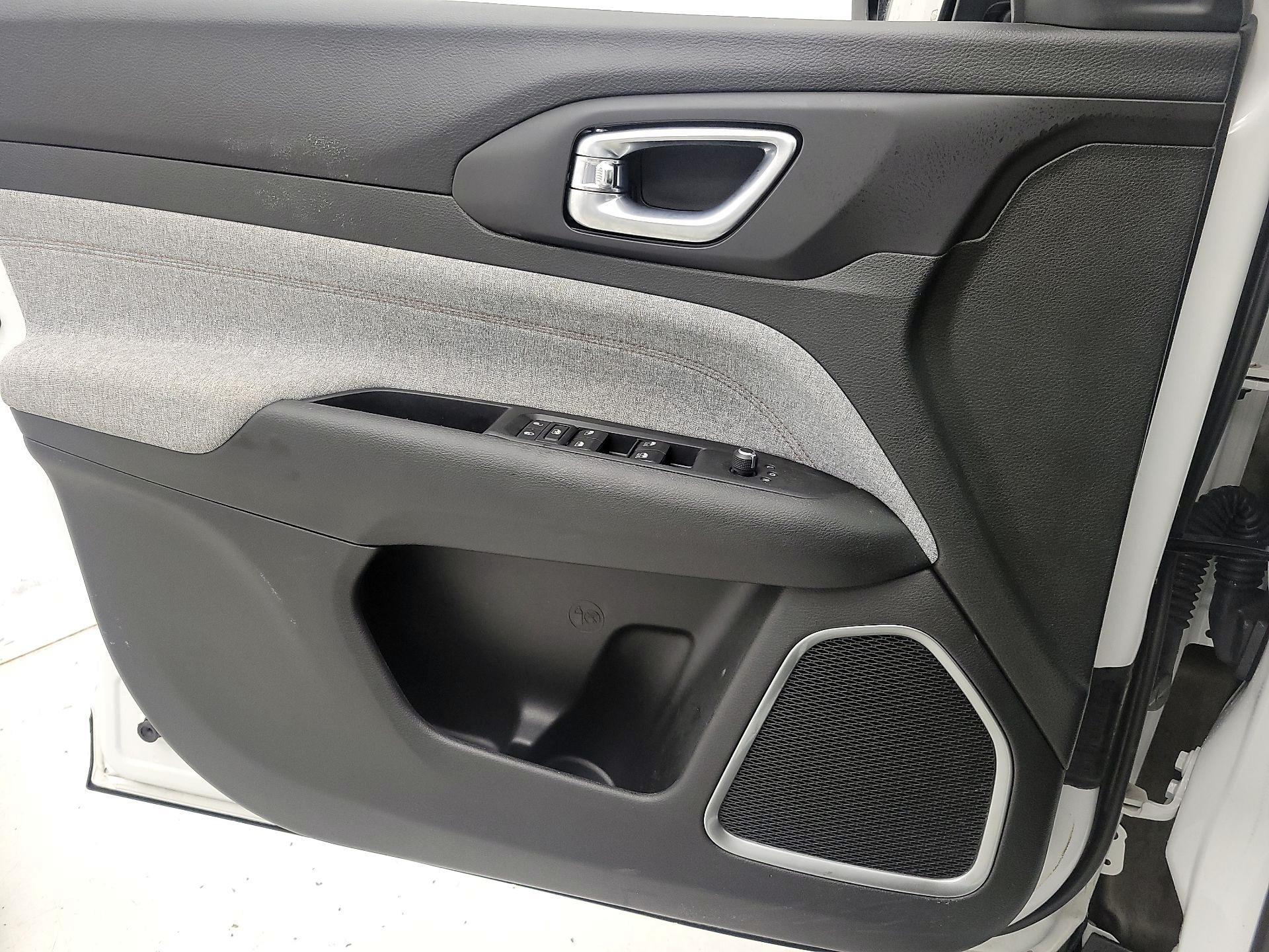 Thumbnail: 2022 Jeep Compass - 12