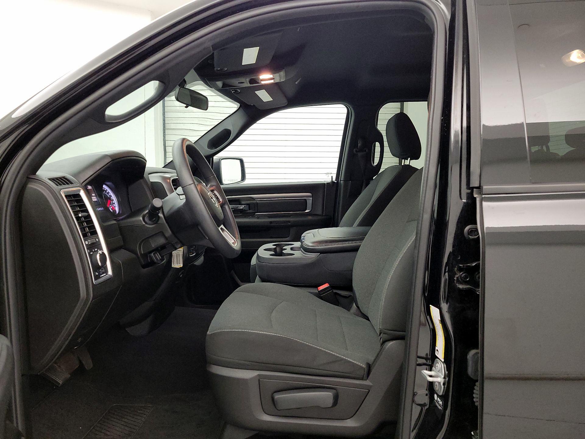 Thumbnail: 2022 RAM 1500 Classic - 11