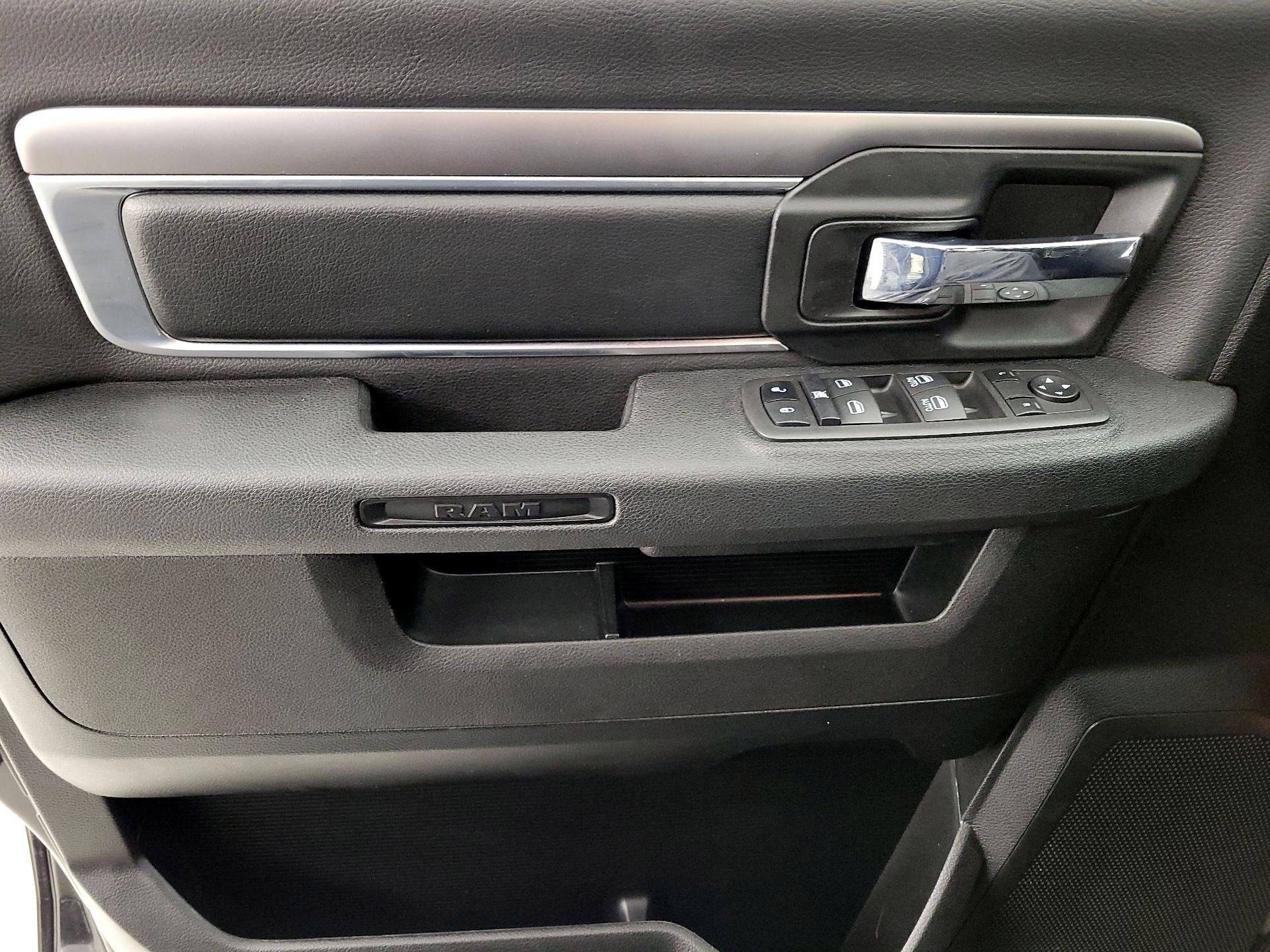 Thumbnail: 2022 RAM 1500 Classic - 12