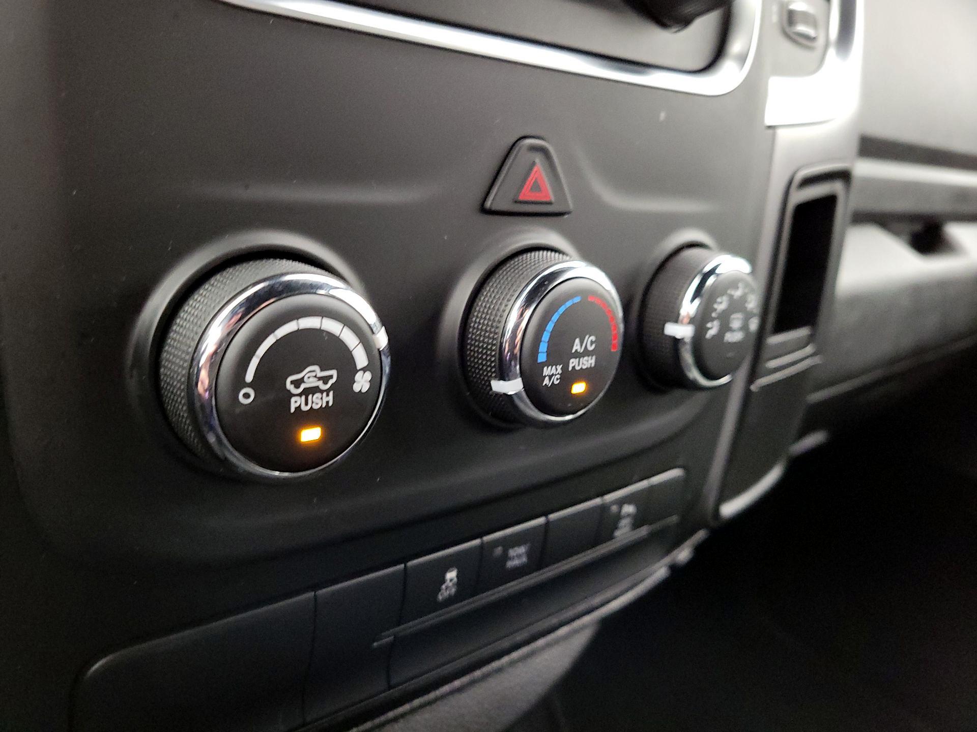 Thumbnail: 2022 RAM 1500 Classic - 16