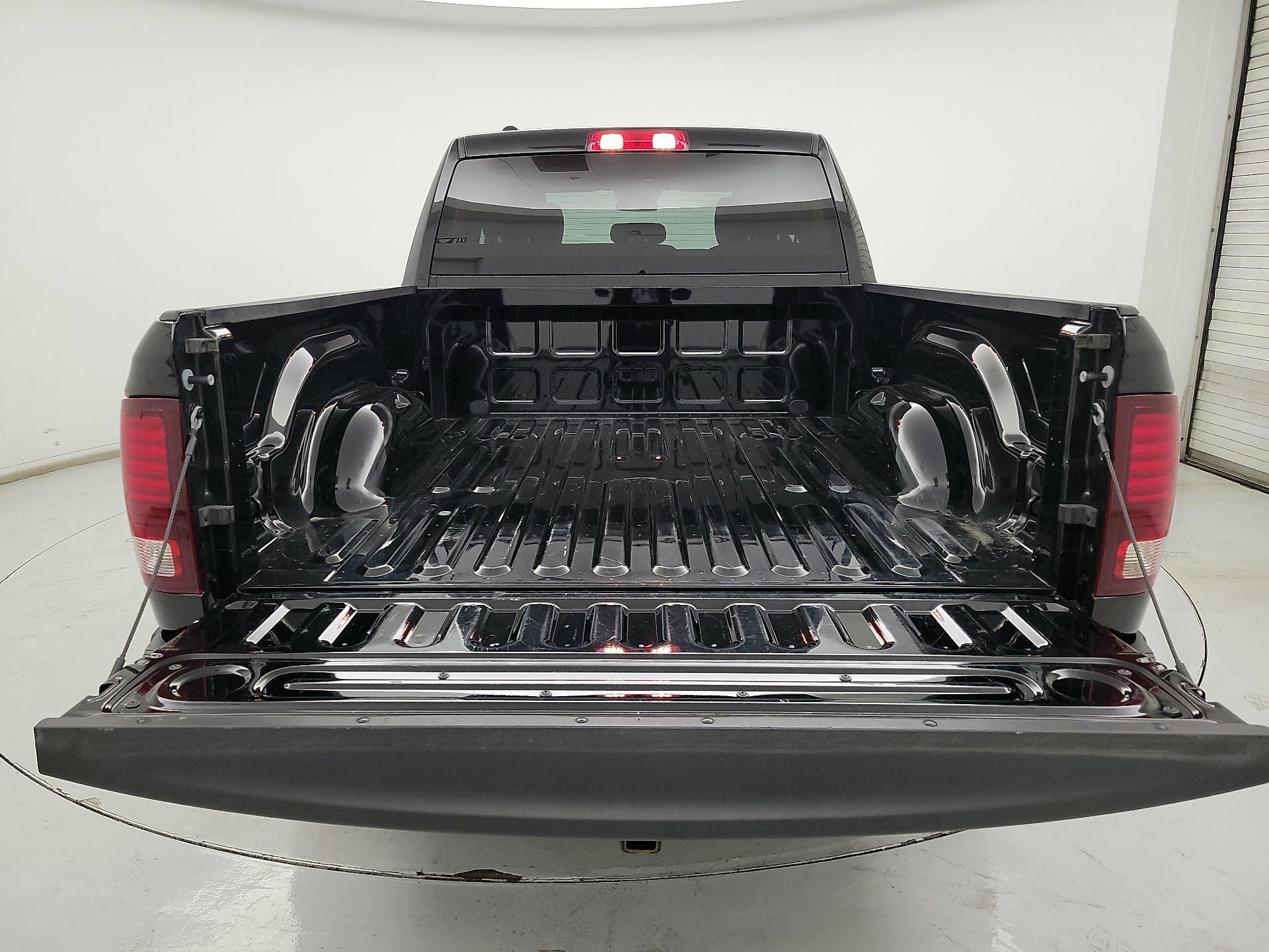 Thumbnail: 2022 RAM 1500 Classic - 19