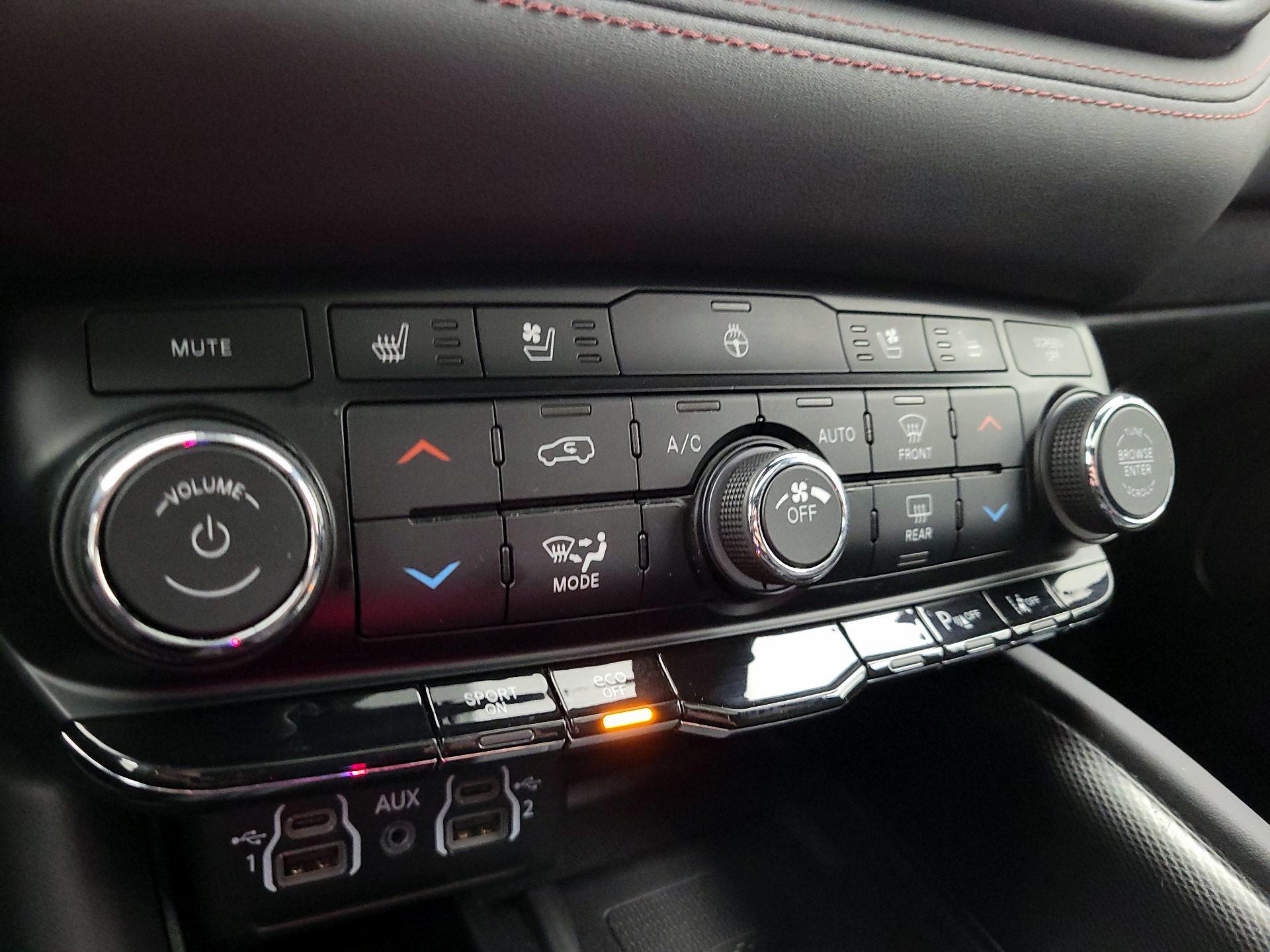 Thumbnail: 2022 Dodge Durango - 17