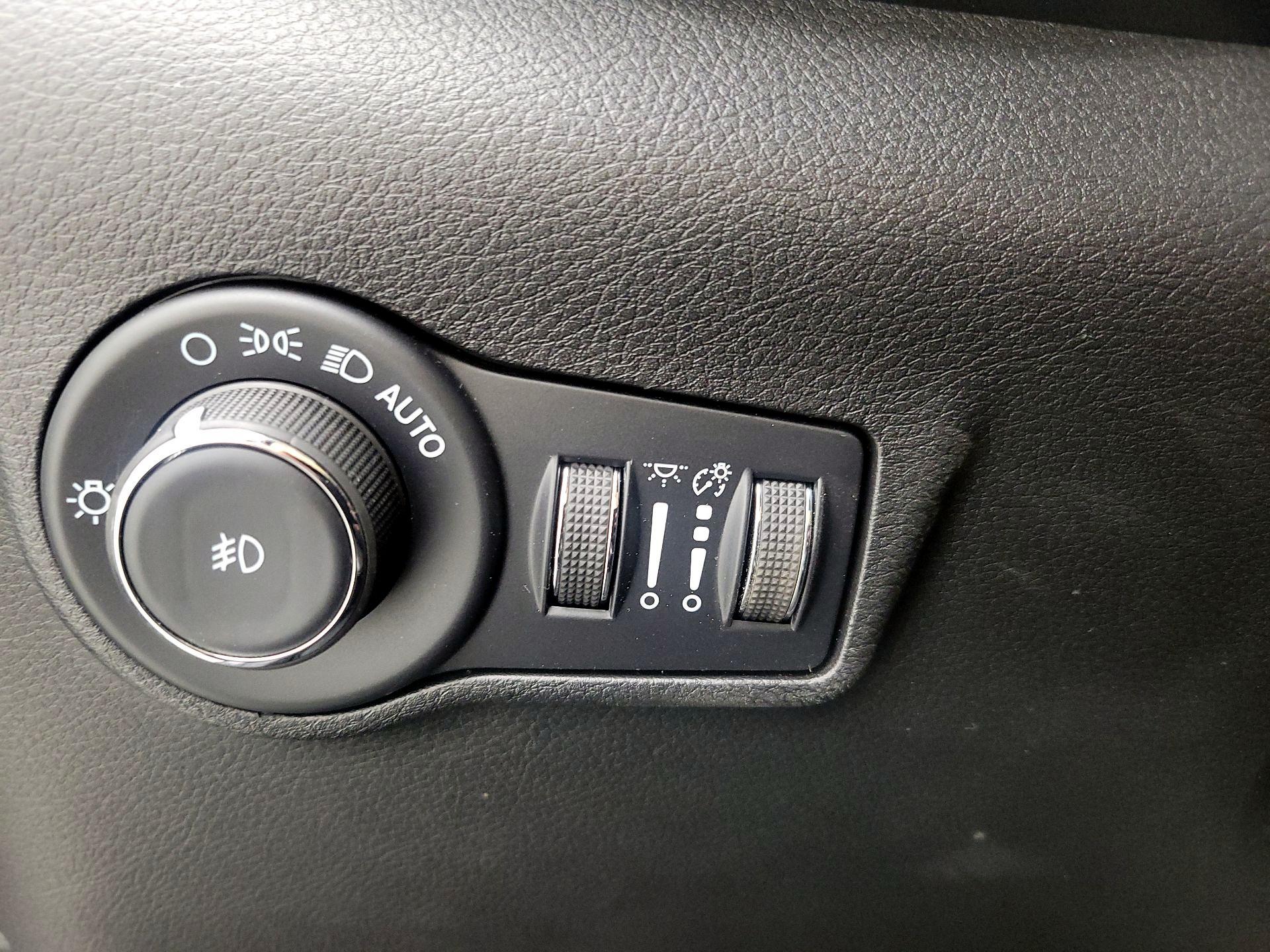 Thumbnail: 2022 Jeep Compass - 13
