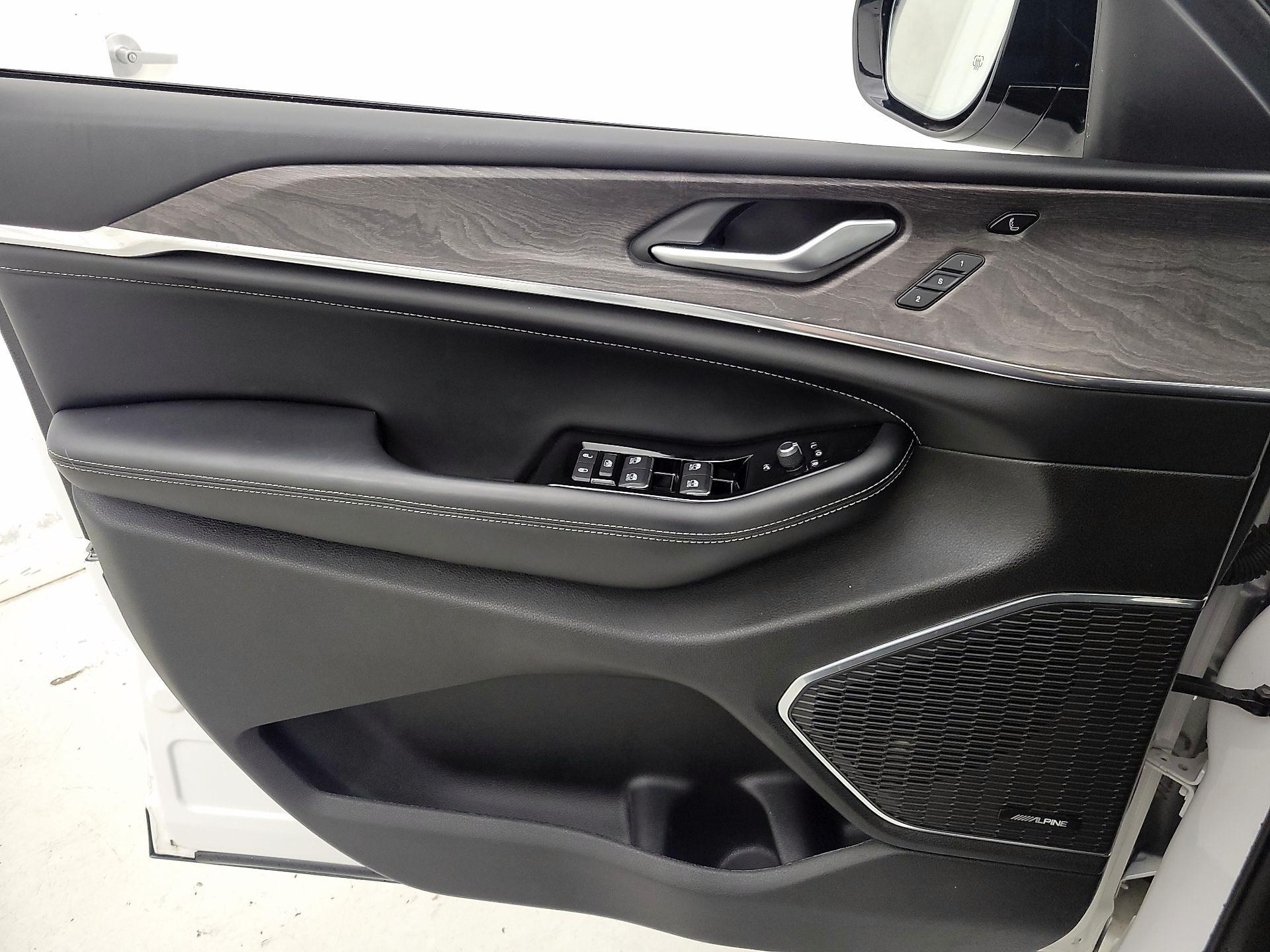 Thumbnail: 2023 Jeep Grand Cherokee - 12