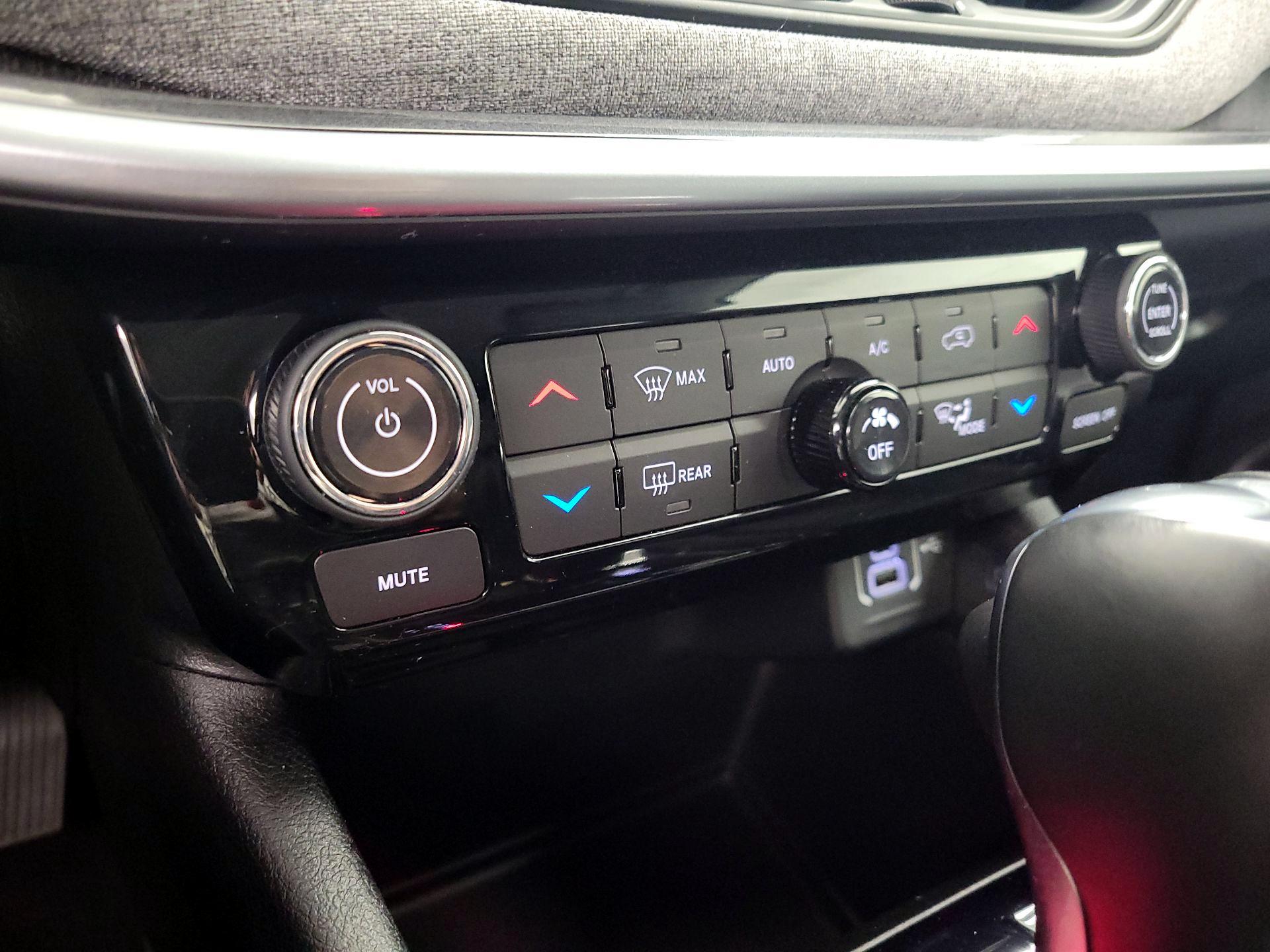 Thumbnail: 2022 Jeep Compass - 16