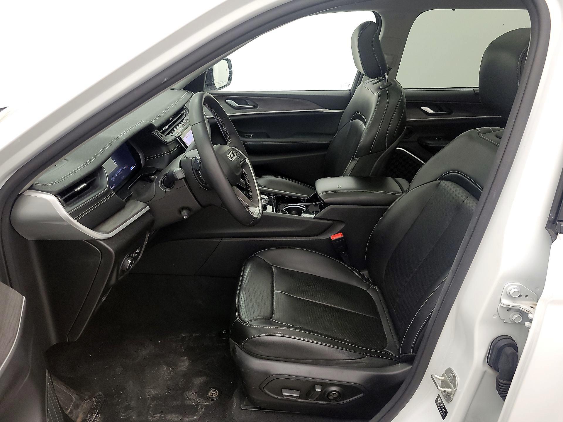 Thumbnail: 2023 Jeep Grand Cherokee L - 11