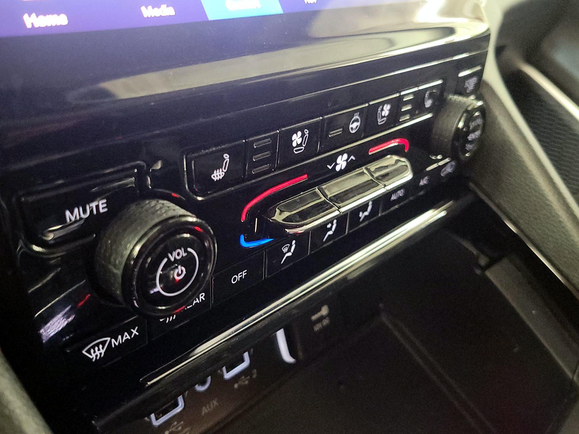 Thumbnail: 2023 Jeep Grand Cherokee L - 17