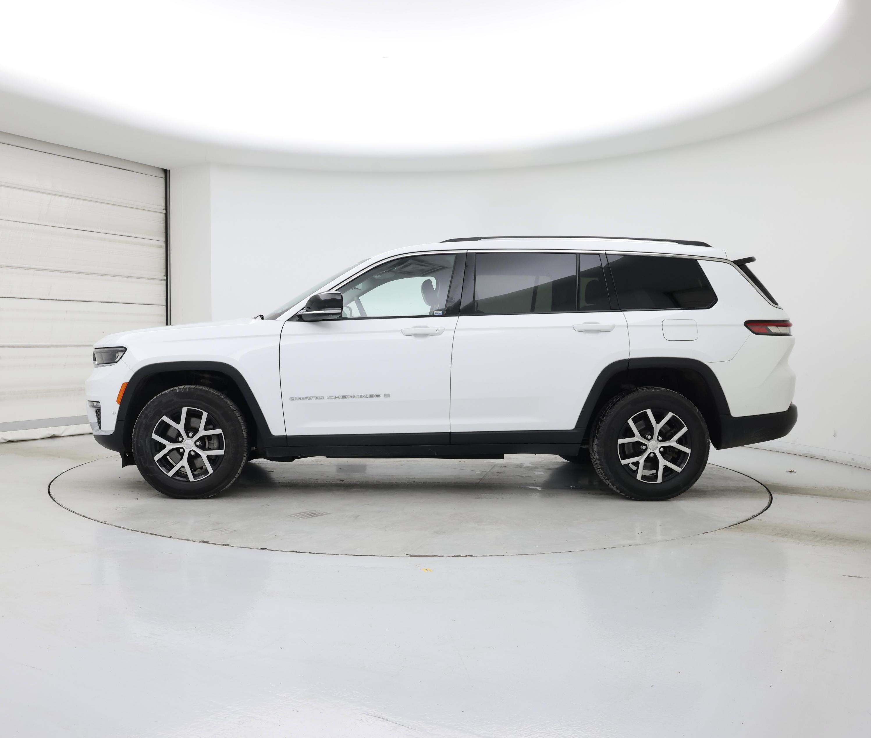 Thumbnail: 2023 Jeep Grand Cherokee L - 3