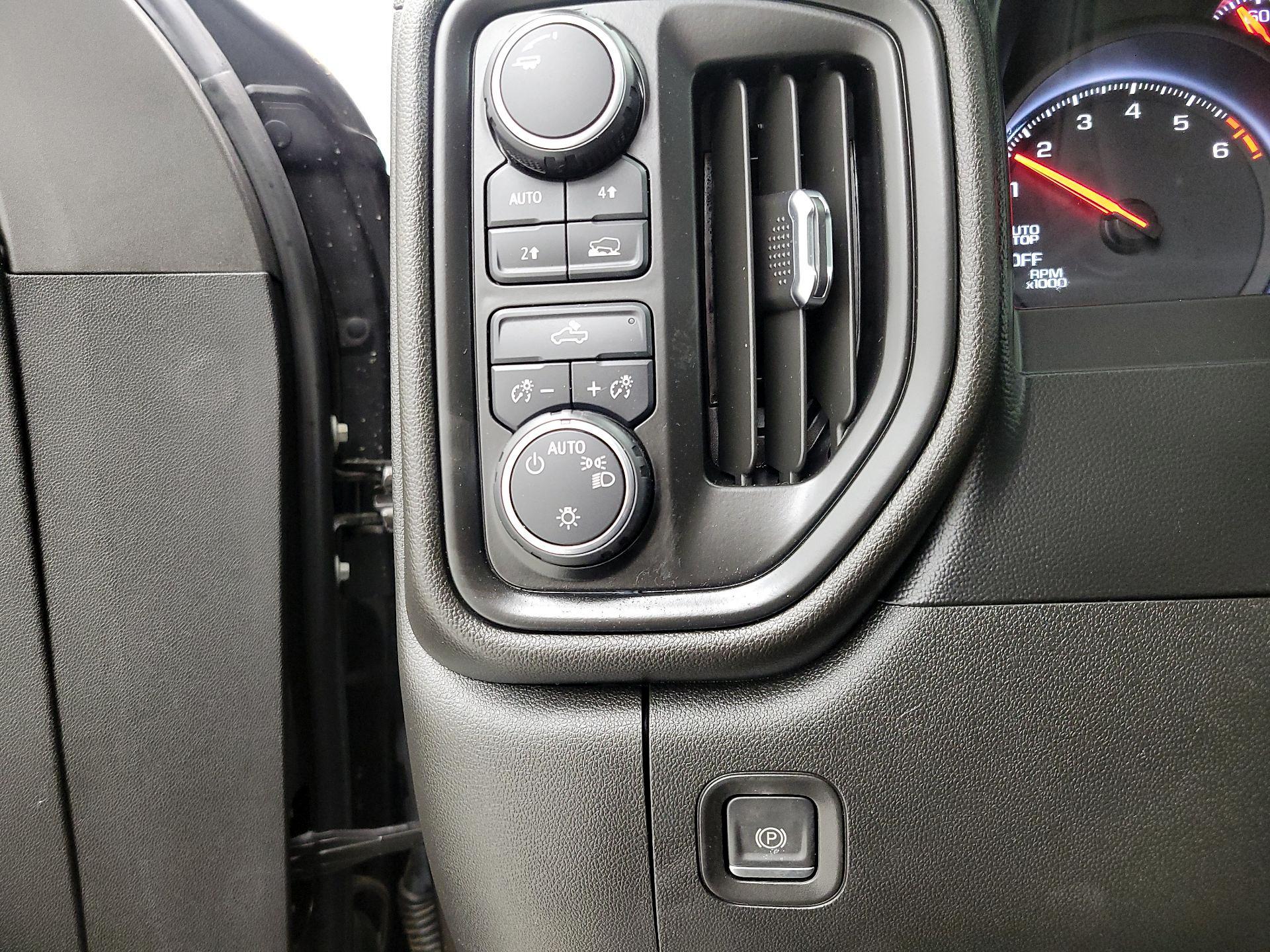 Thumbnail: 2021 Chevrolet Silverado 1500 - 13