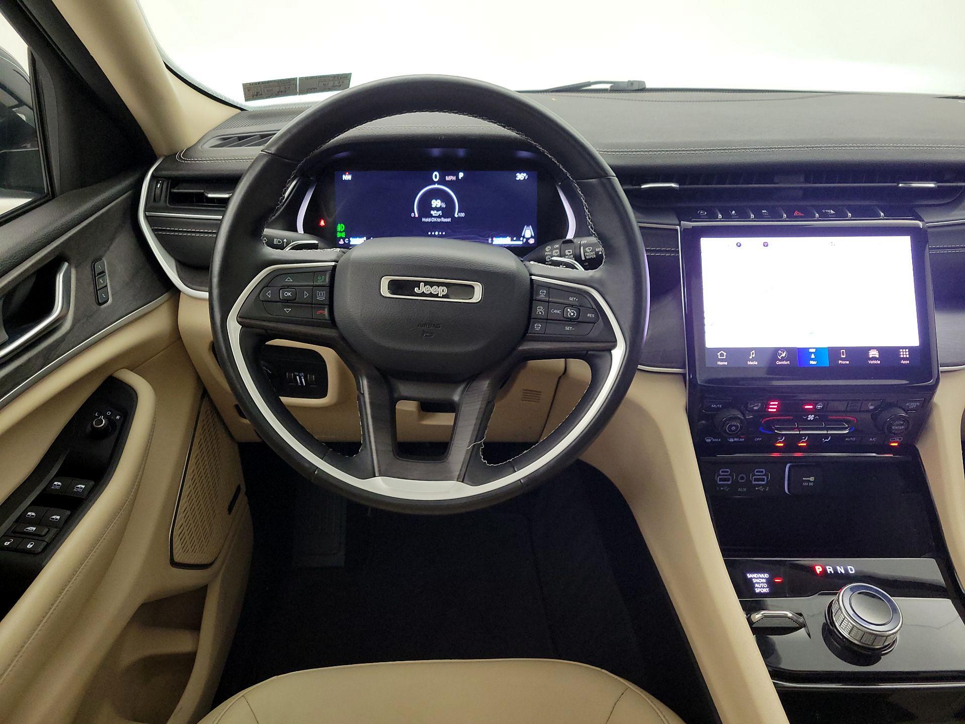 Thumbnail: 2022 Jeep Grand Cherokee - 10