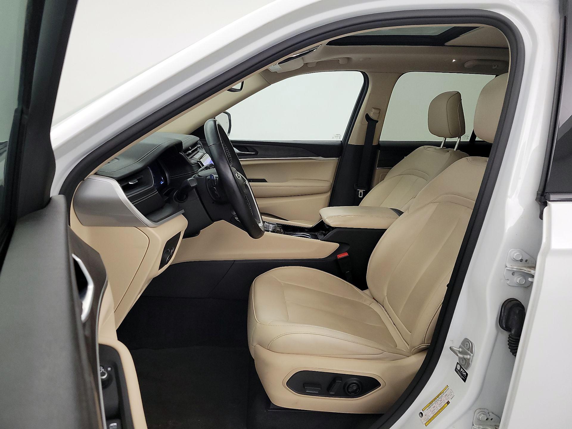 Thumbnail: 2022 Jeep Grand Cherokee - 11