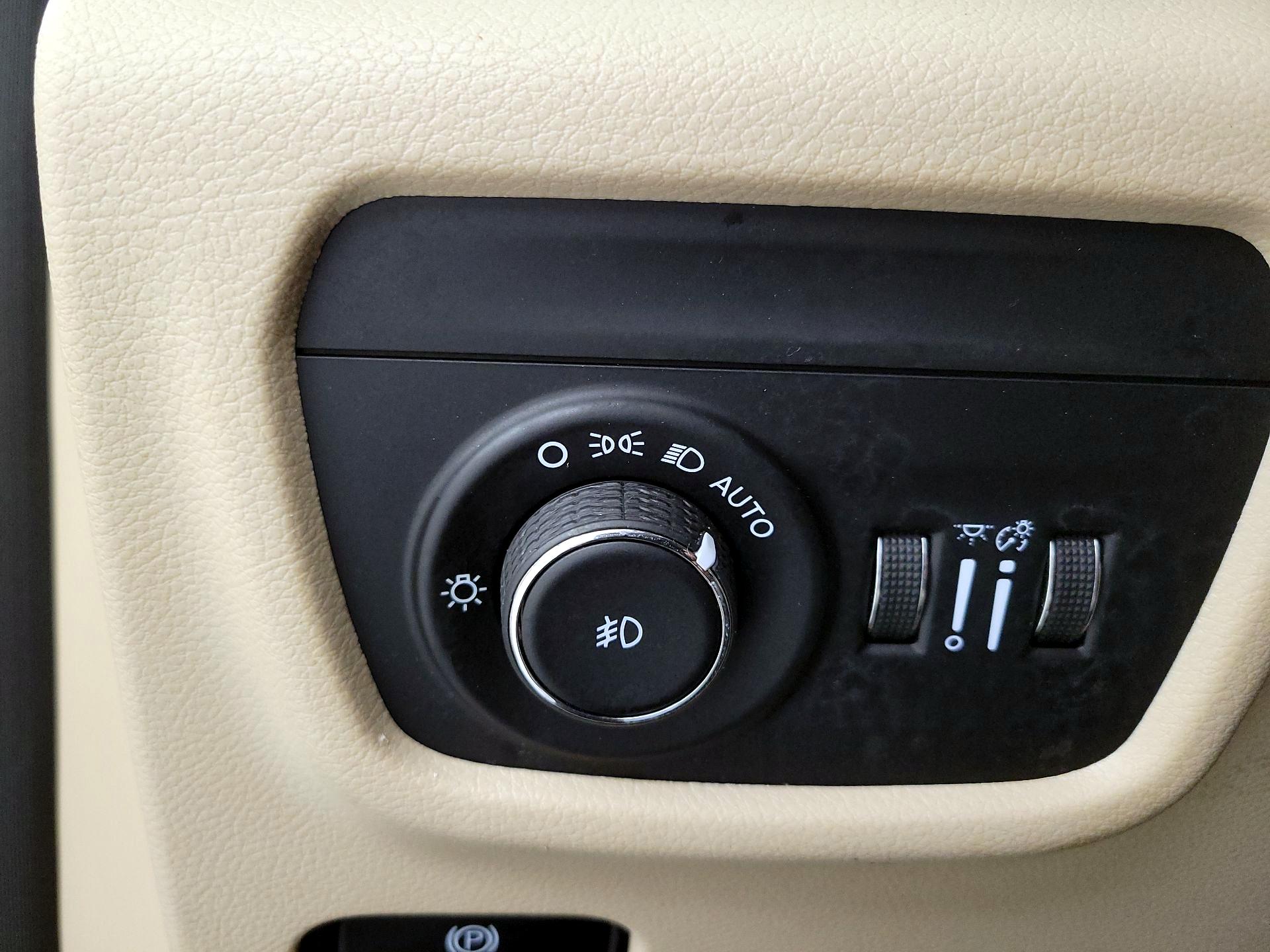 Thumbnail: 2022 Jeep Grand Cherokee - 13