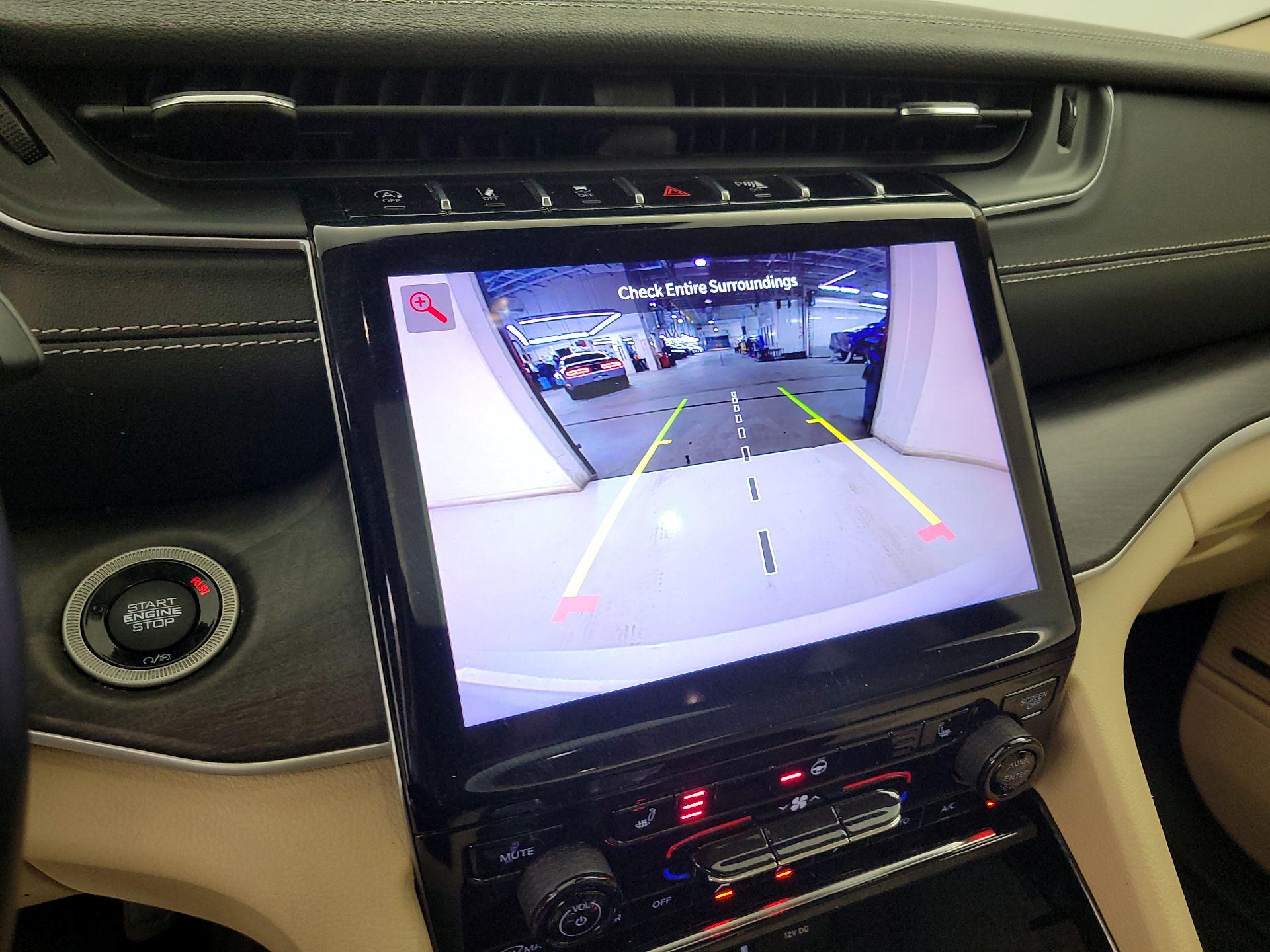 Thumbnail: 2022 Jeep Grand Cherokee - 15