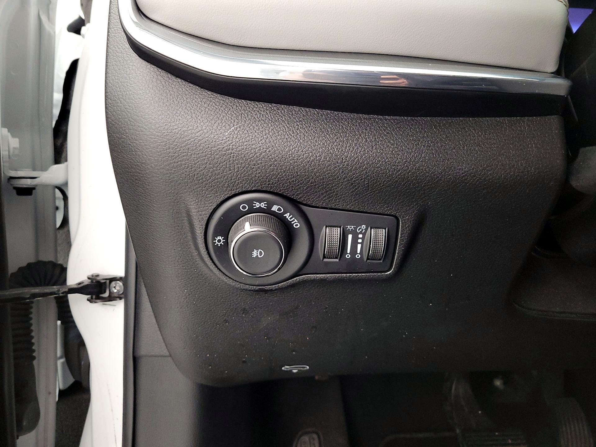 Thumbnail: 2022 Jeep Compass - 13
