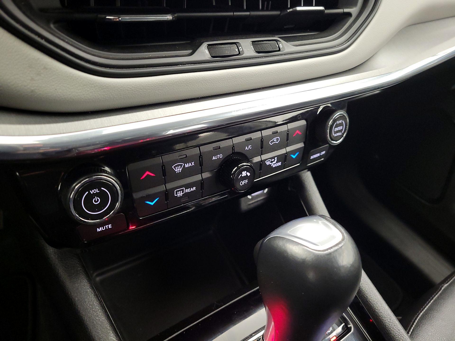 Thumbnail: 2022 Jeep Compass - 16