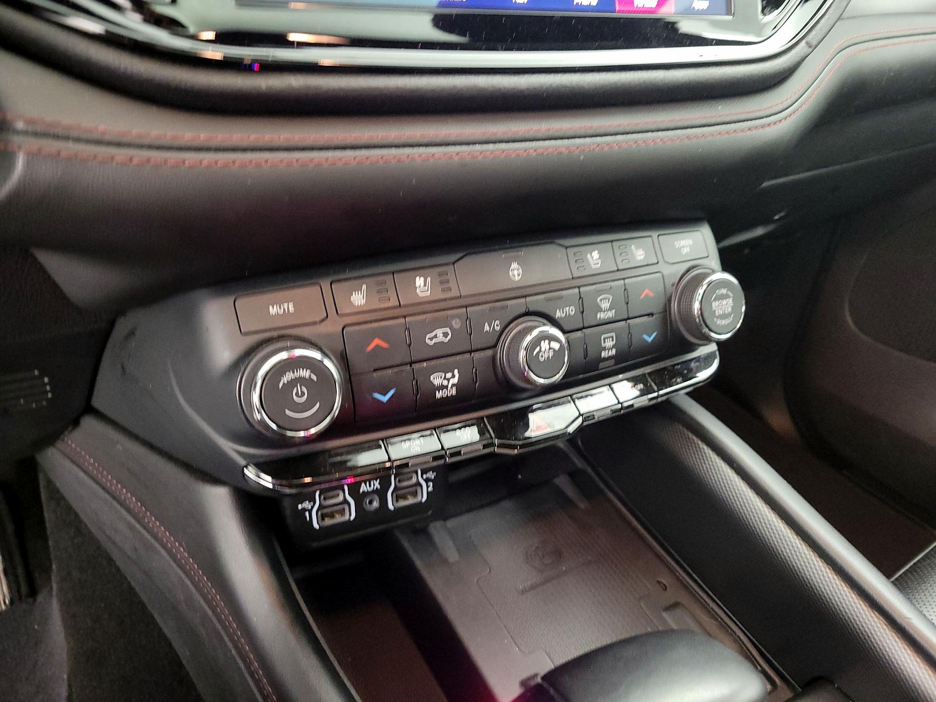 Thumbnail: 2022 Dodge Durango - 17