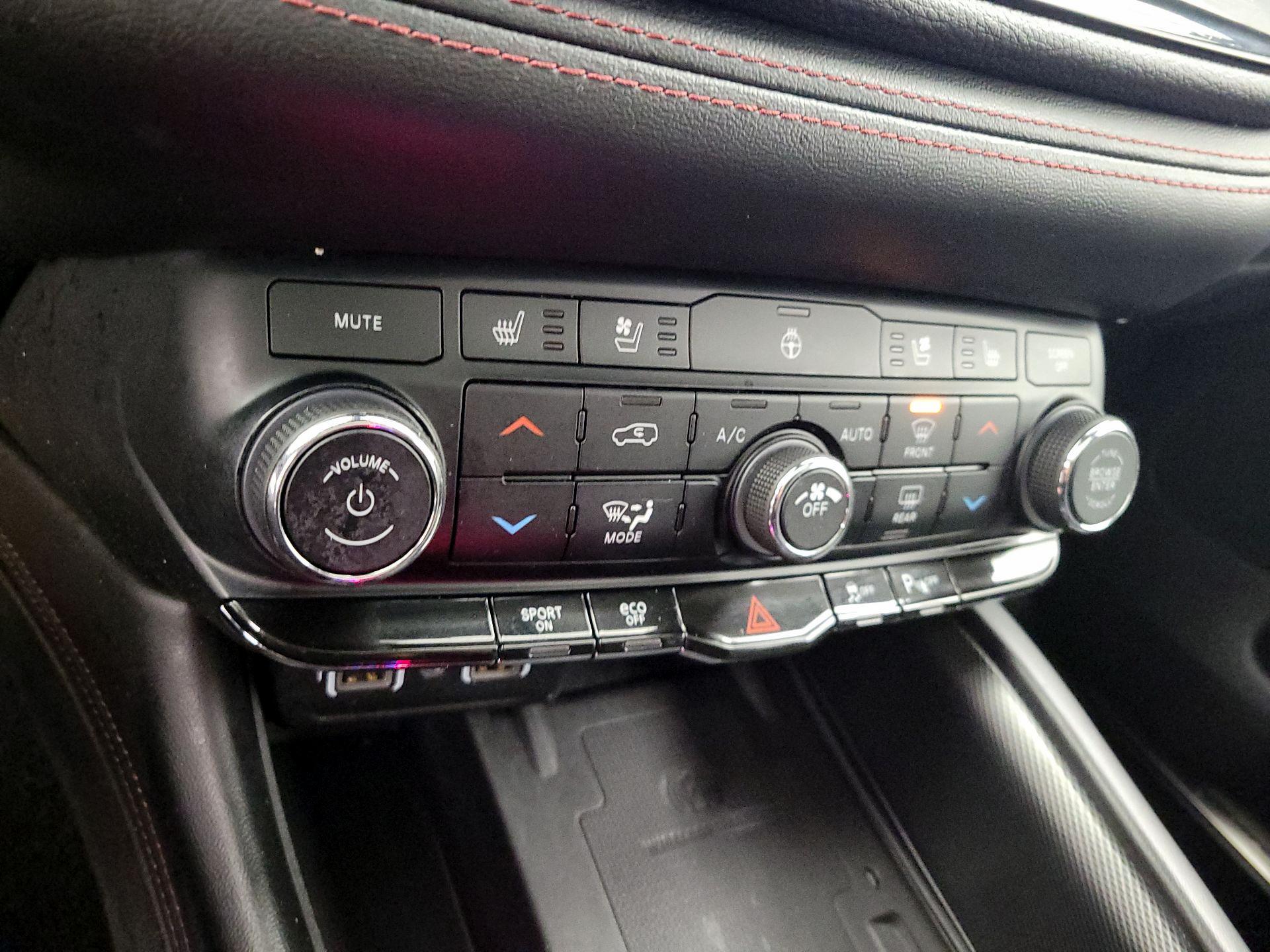 Thumbnail: 2022 Dodge Durango - 17