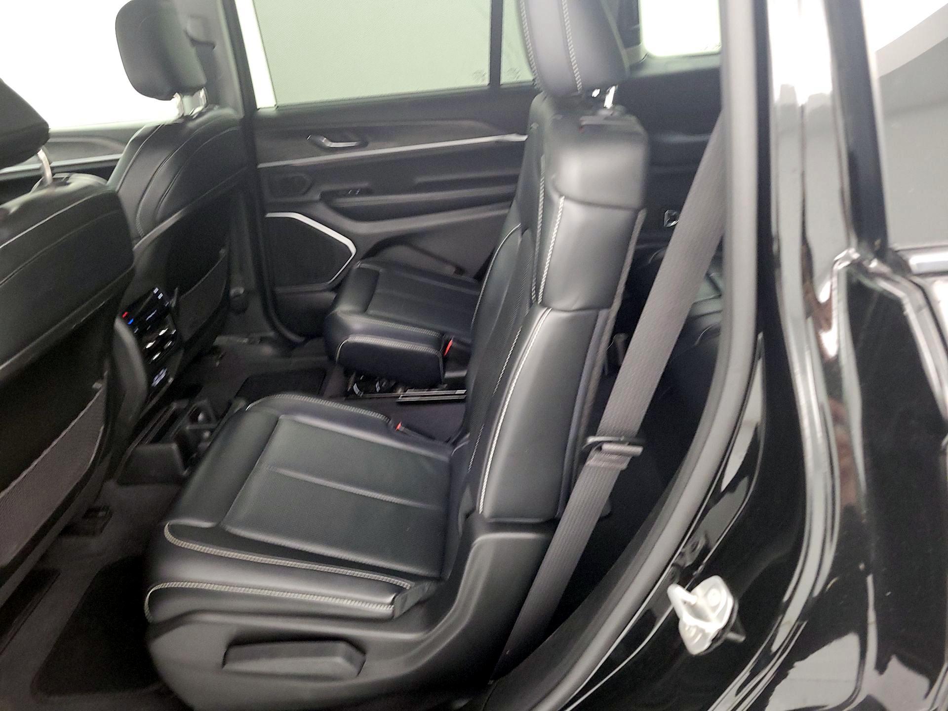 Thumbnail: 2021 Jeep Grand Cherokee L - 20